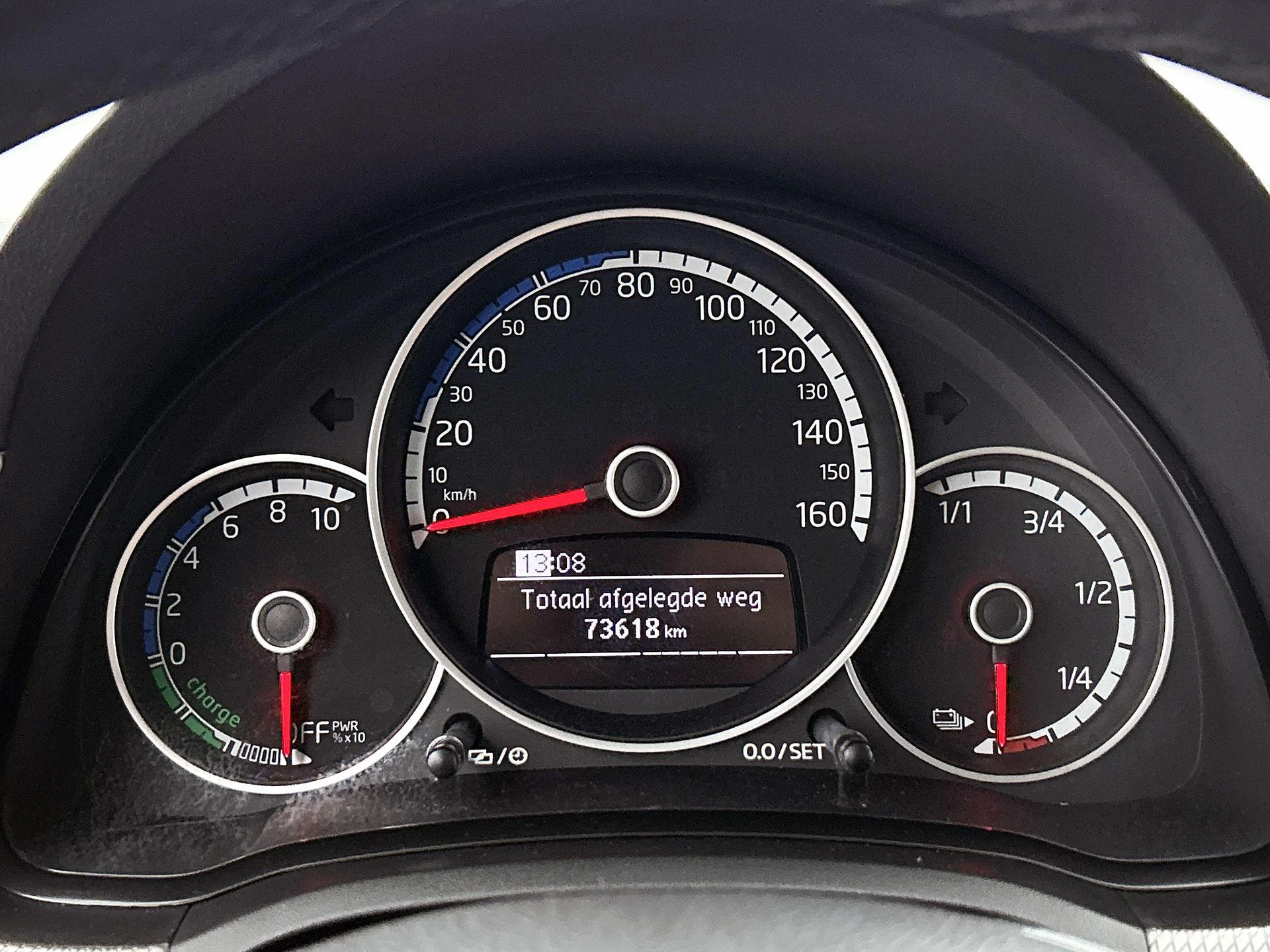 Volkswagen-e-up!-image-17
