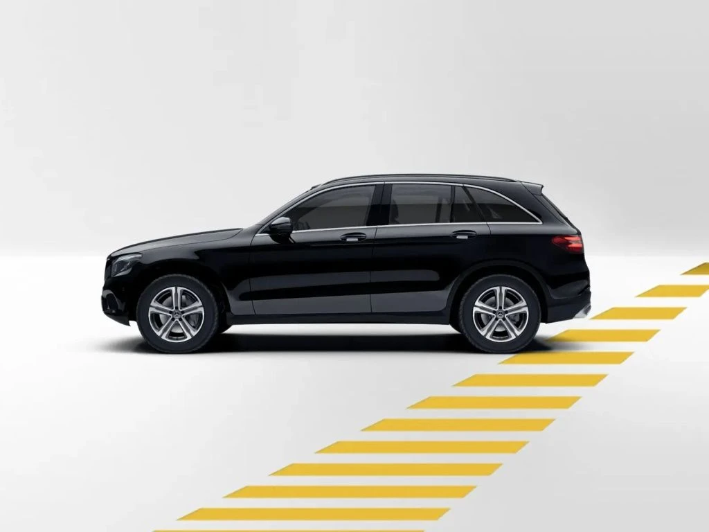 Mercedes-Benz-GLC 220 d-image-2