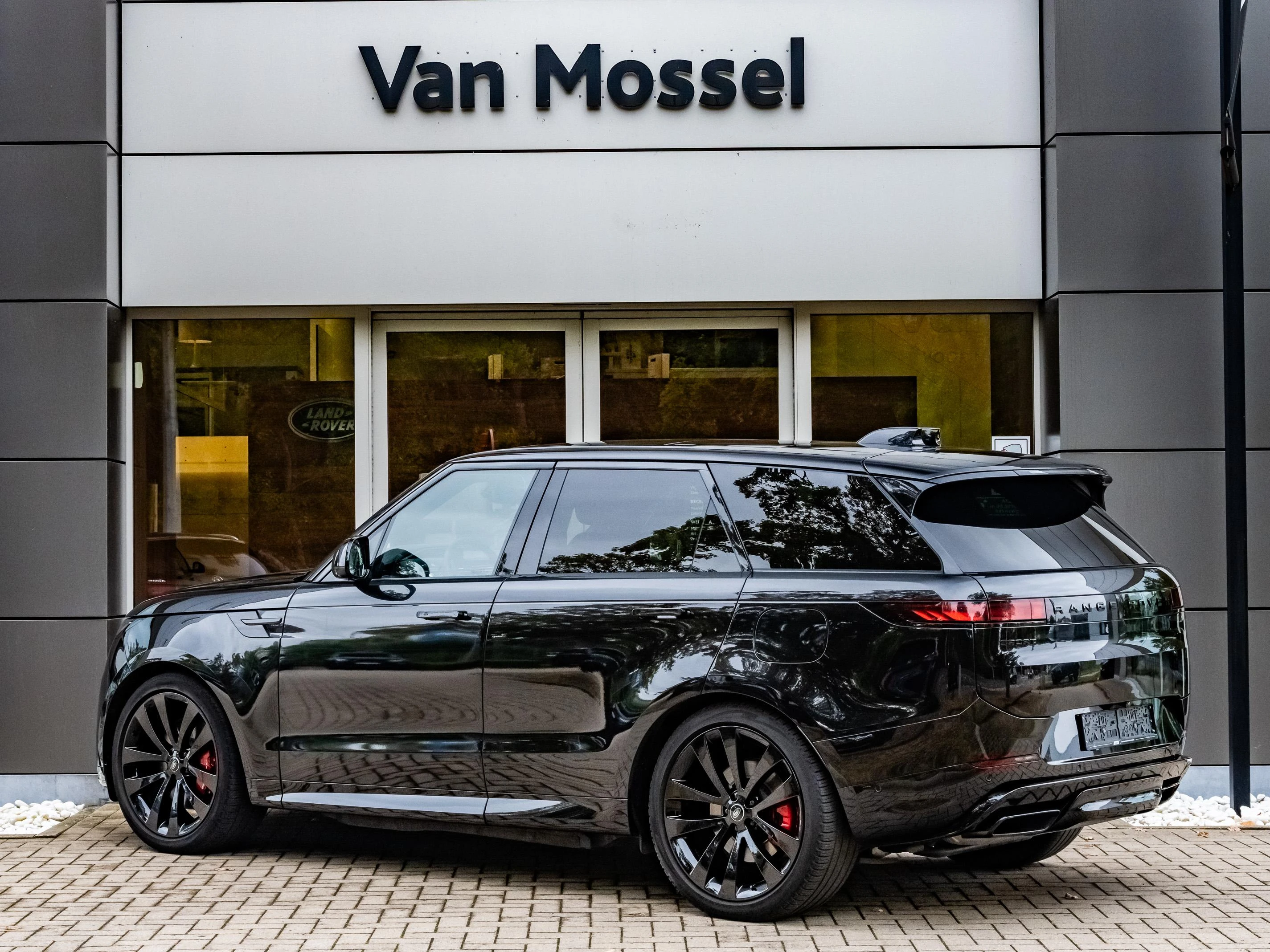 Land Rover-Range Rover Sport-image-3