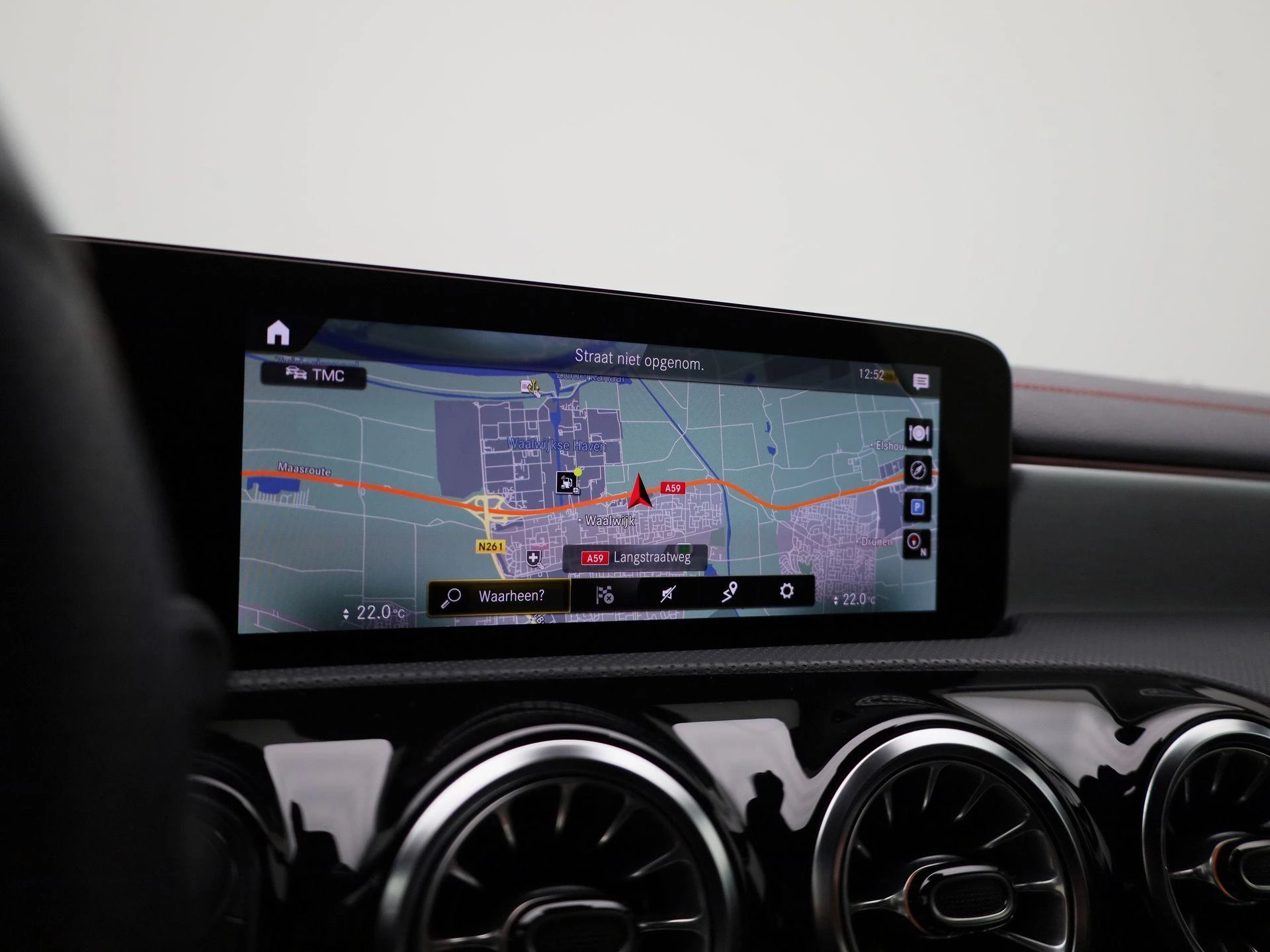 Mercedes-Benz-CLA-image-14