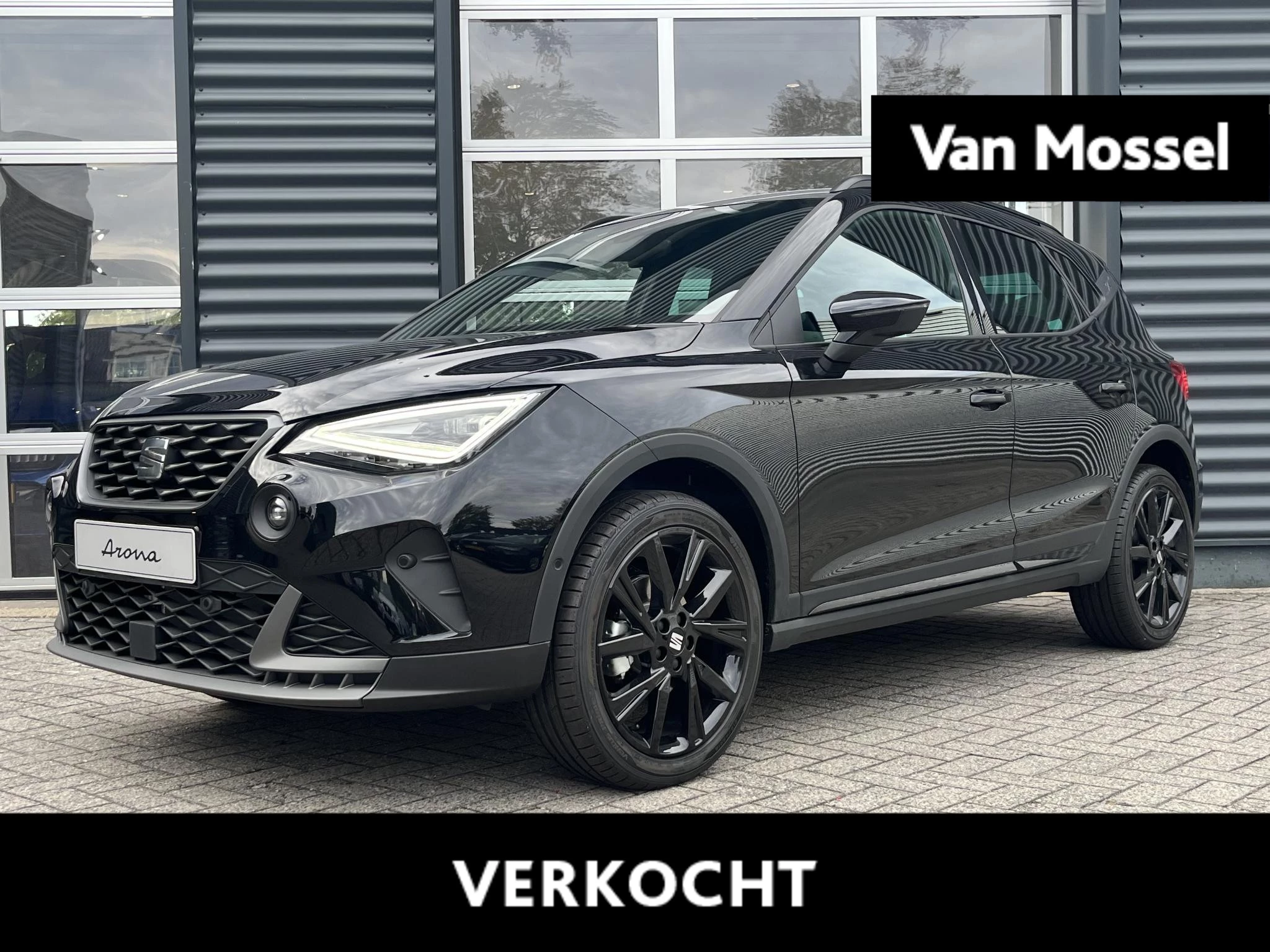 SEAT-Arona-image-0