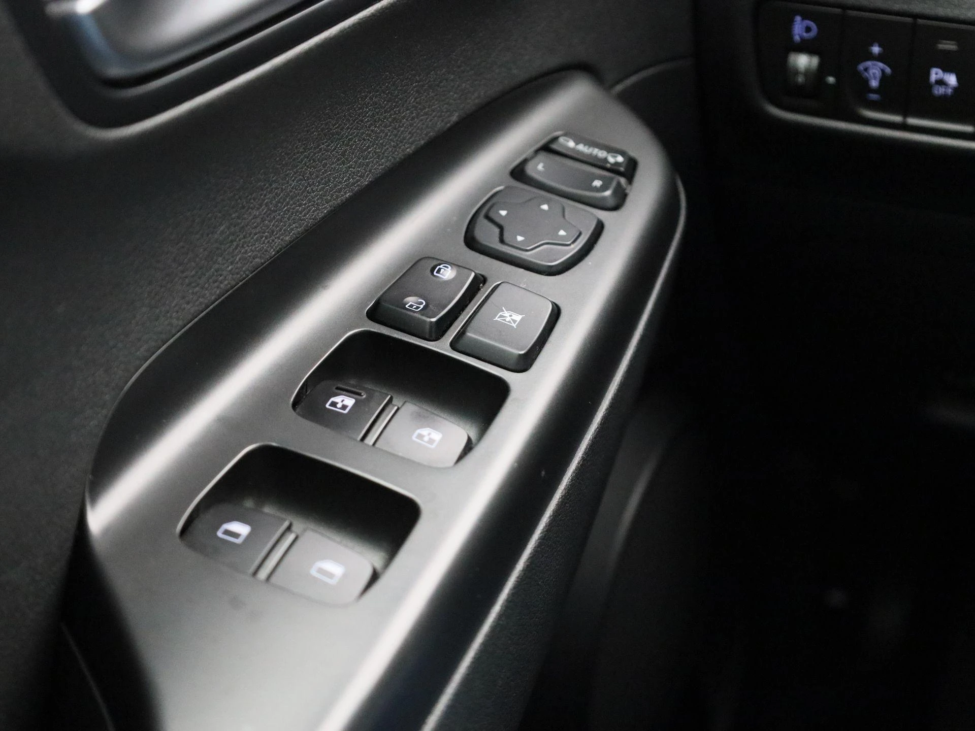 Hyundai-Kona-image-29