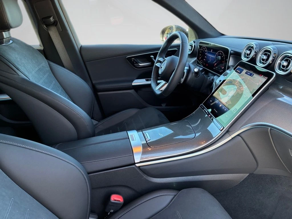 Mercedes-Benz-GLC 300 d-image-15
