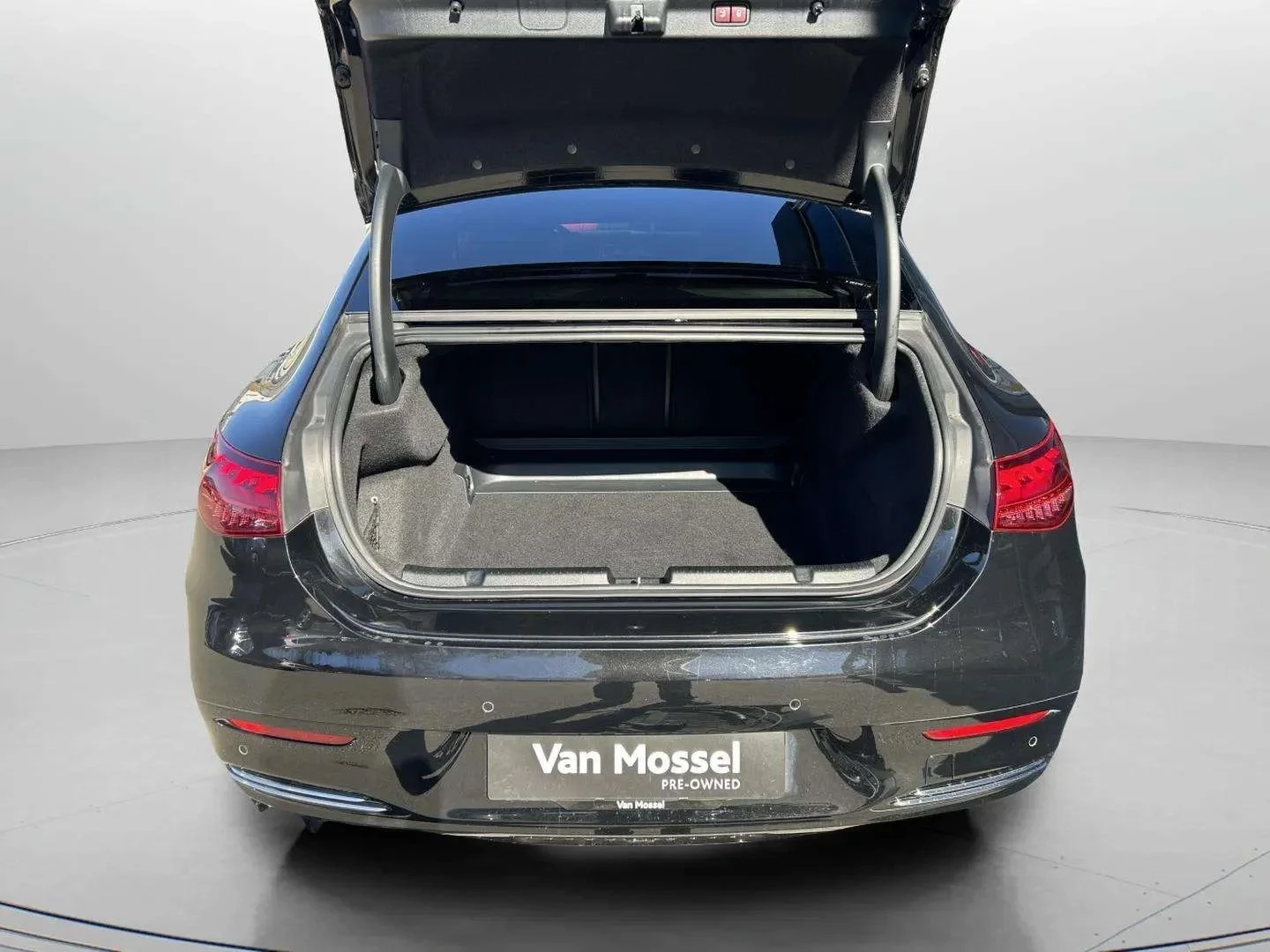 Mercedes-Benz-EQE-image-21