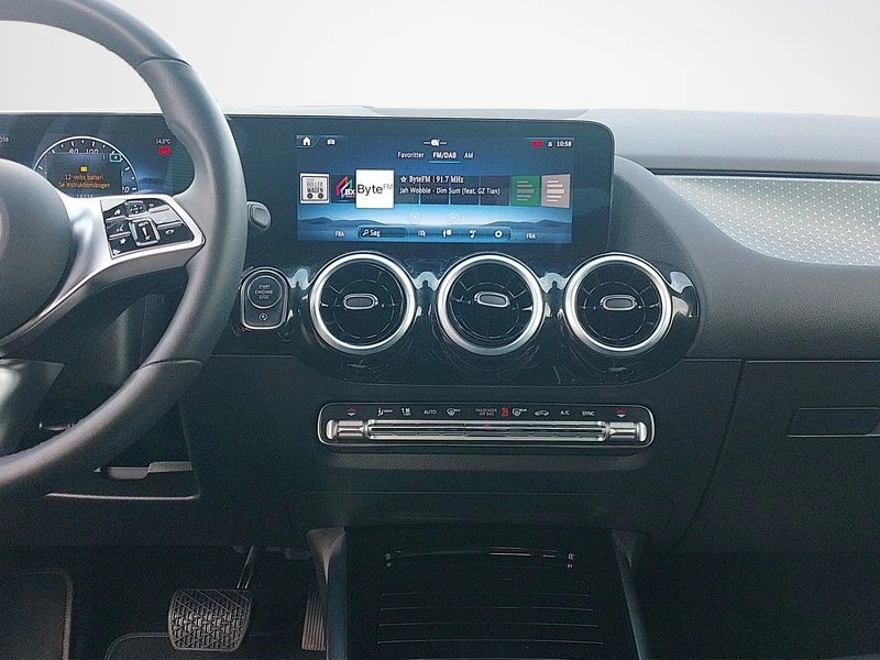 Mercedes-Benz GLA 200 PROGRESSIVE DISTRONIC MBUX KLIMA ProgressiveH247 GLA 200 PROGRESSIVE DISTRONIC MBUX KLIMA Progressive
