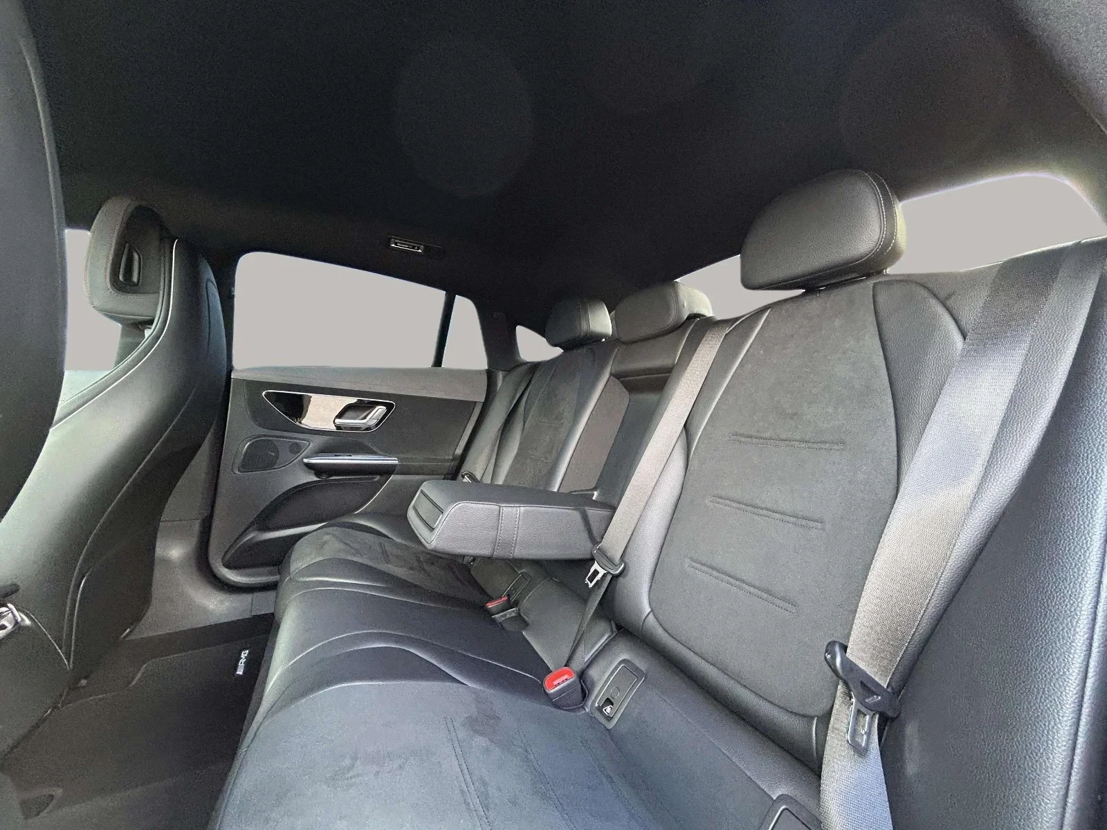 Mercedes-Benz-EQE-image-14