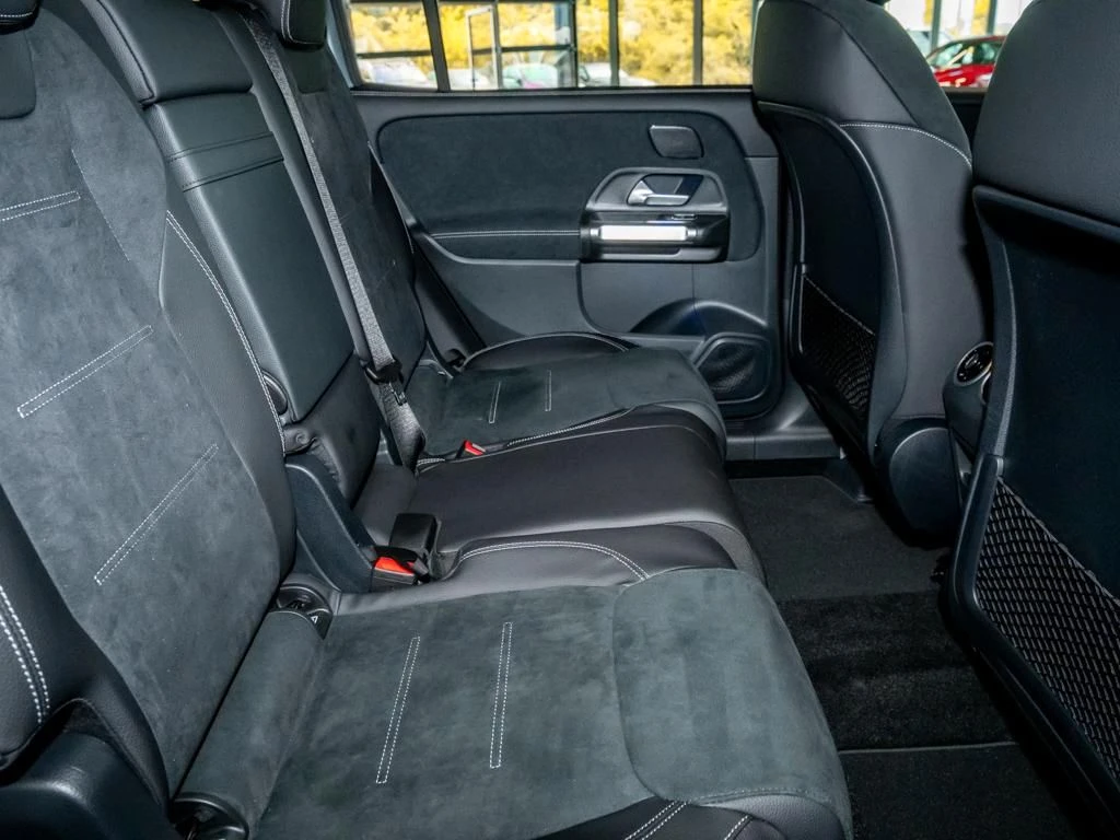Mercedes-Benz-GLB 200 d-image-11