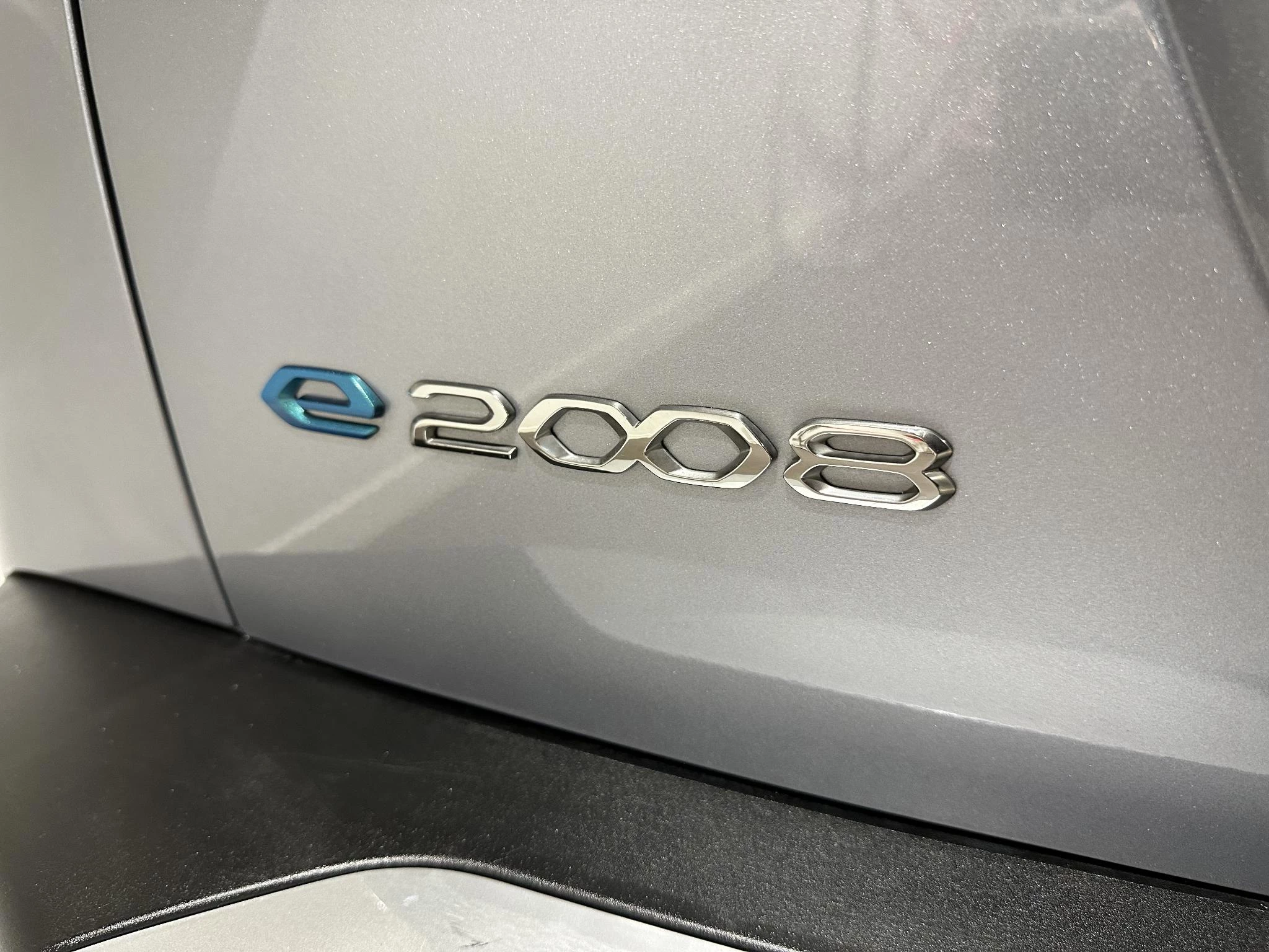 Peugeot-e-2008-image-22