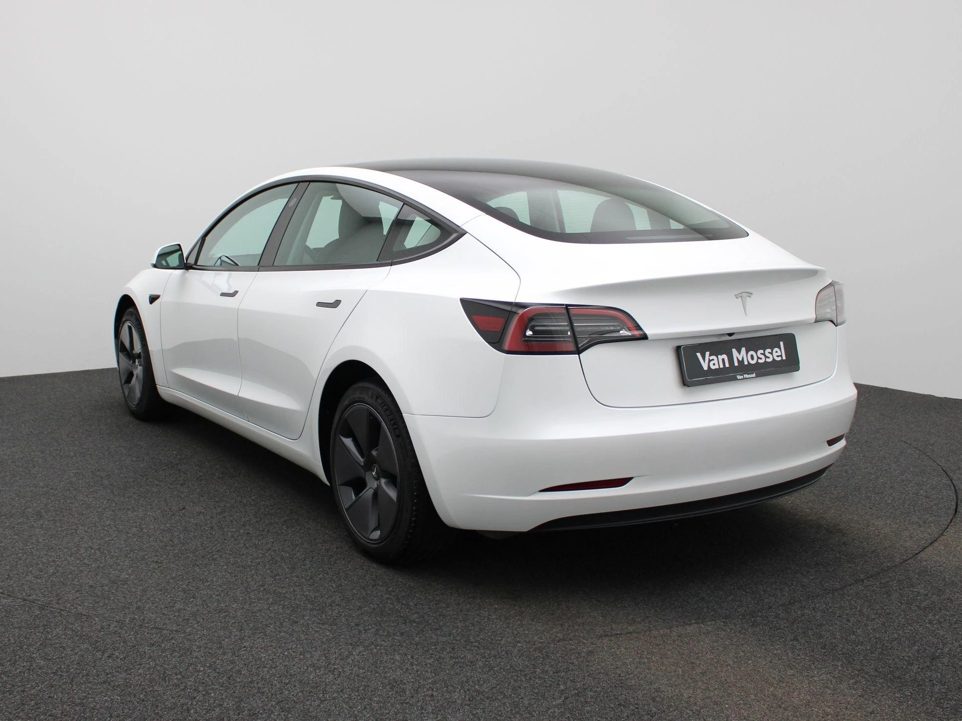 Tesla-Model 3-image-1