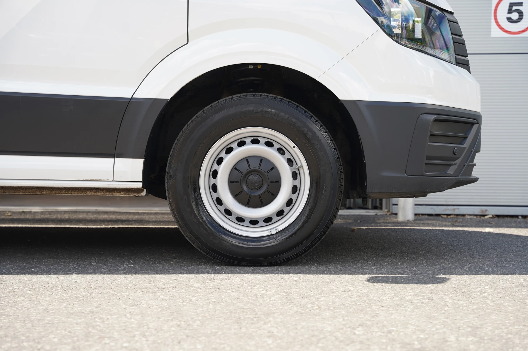 Volkswagen-Crafter-image-34