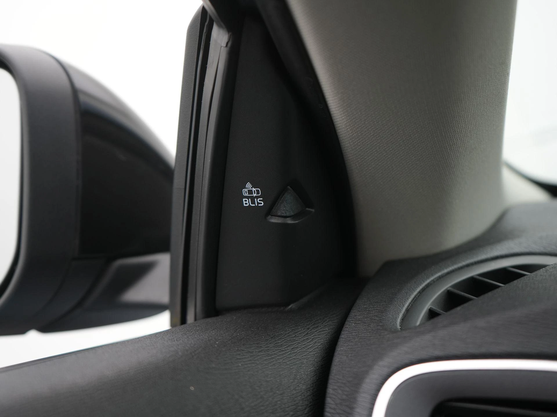 Volvo V40 Cross Country 1.5 T3 Edition+