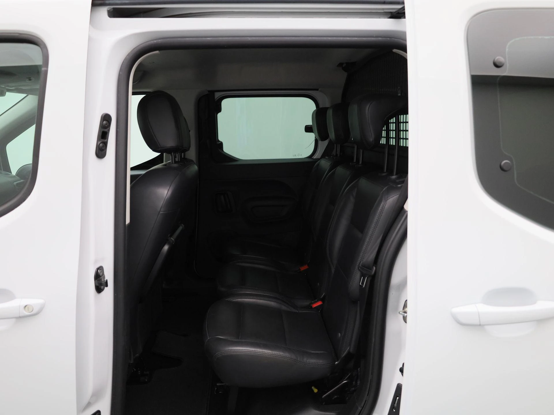 Opel-Combo Life-image-9