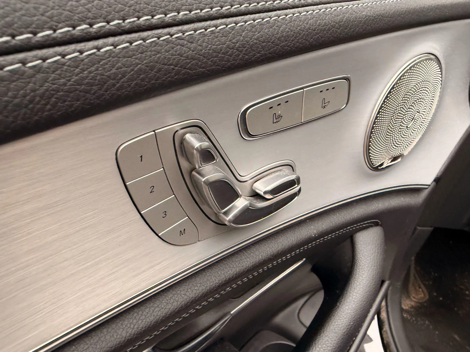 Mercedes-Benz-E-Klasse-image-5