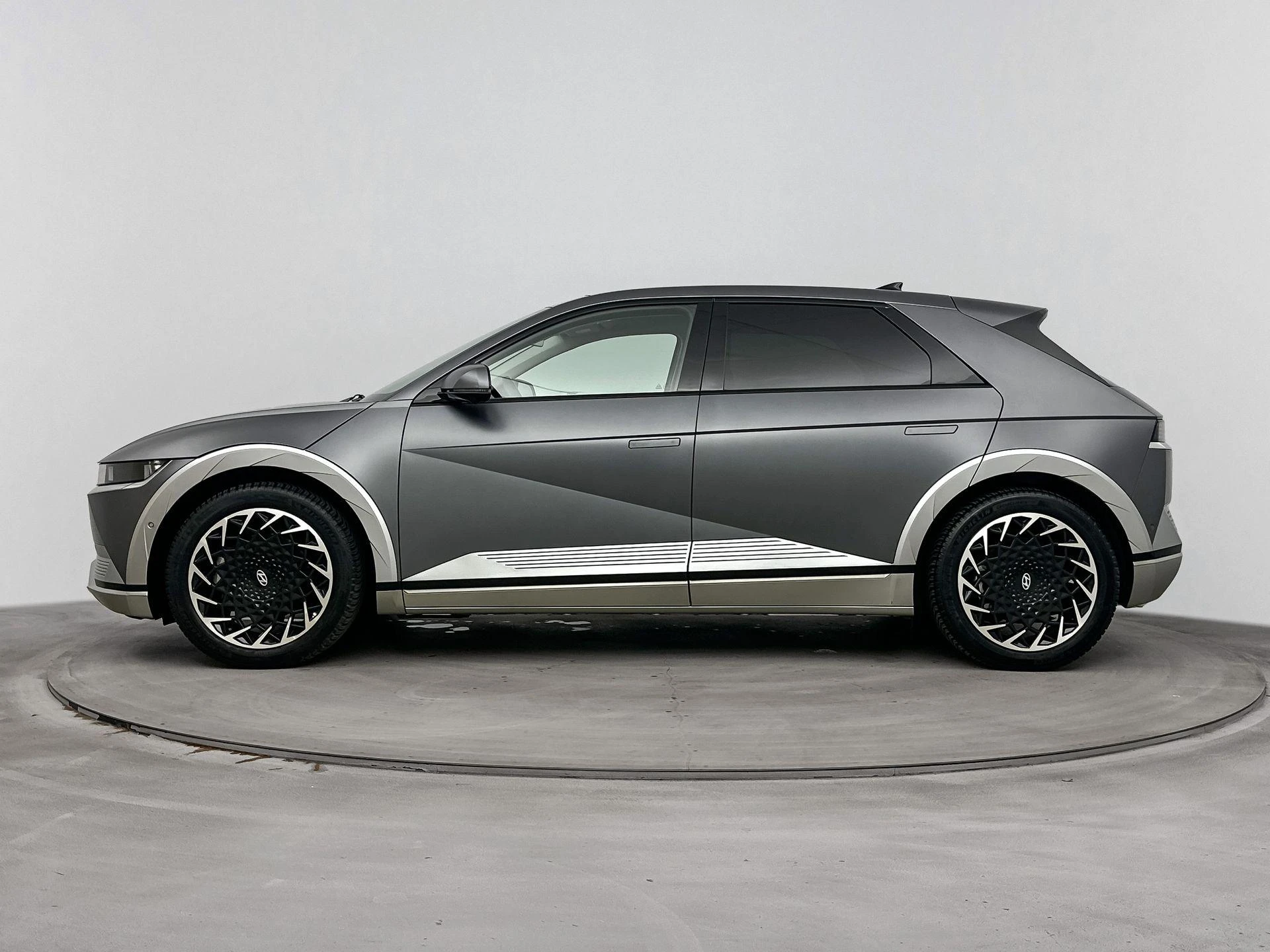 Hyundai-IONIQ 5-image-1