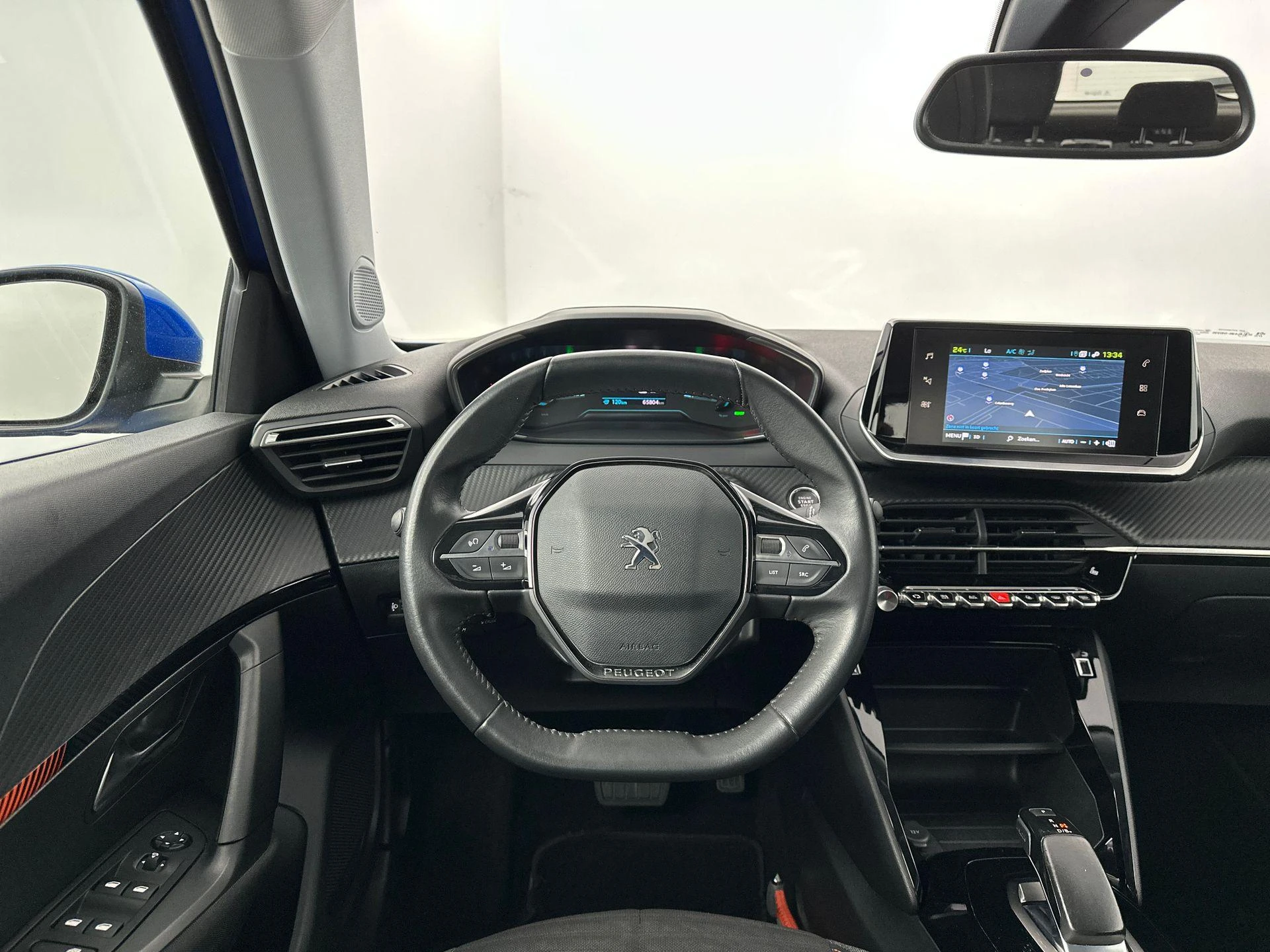 Peugeot-e-2008-image-10