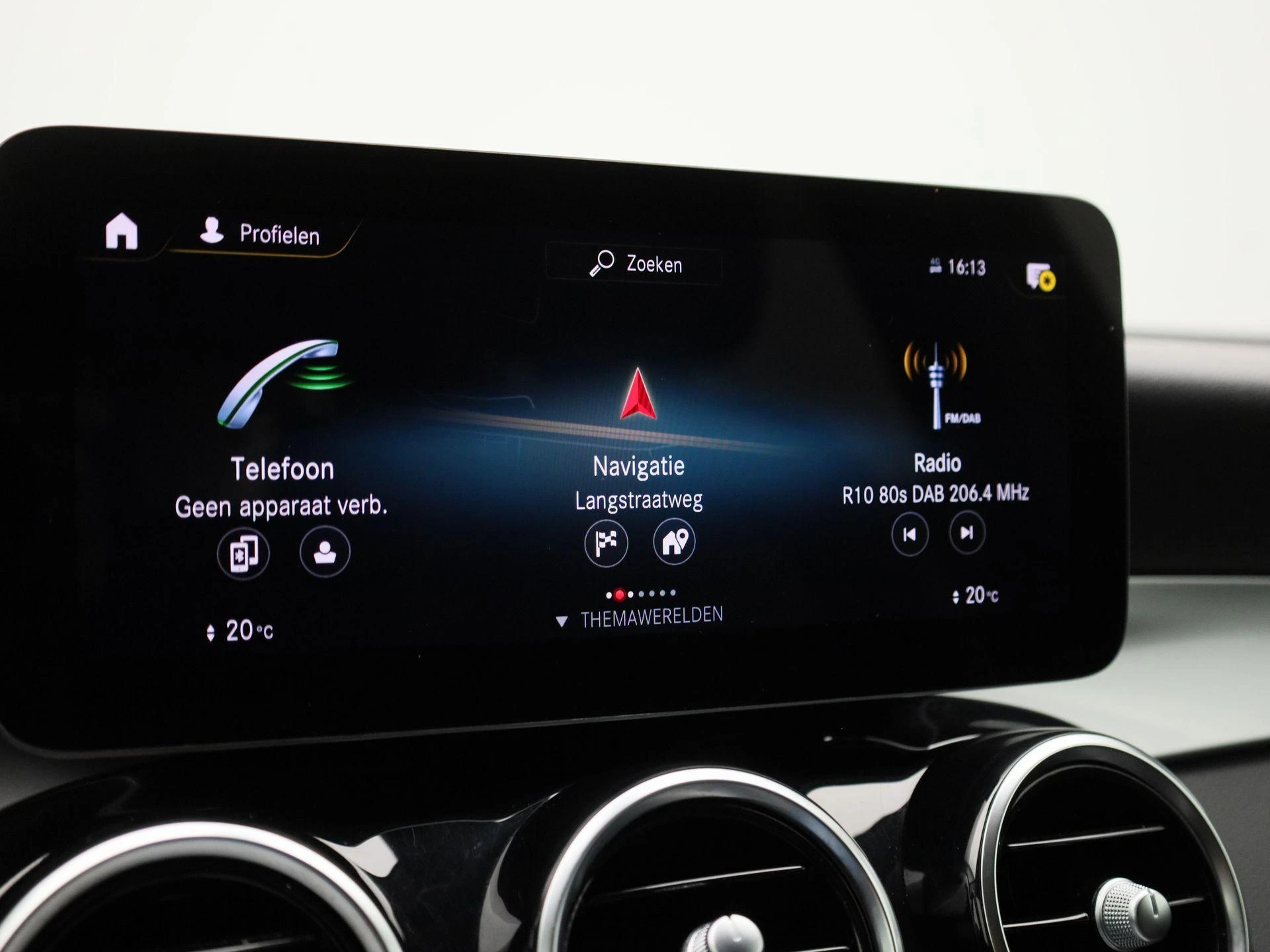 Mercedes-Benz-GLC-image-16