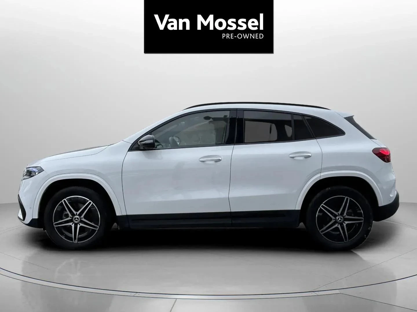 Mercedes-Benz-EQA-image-7