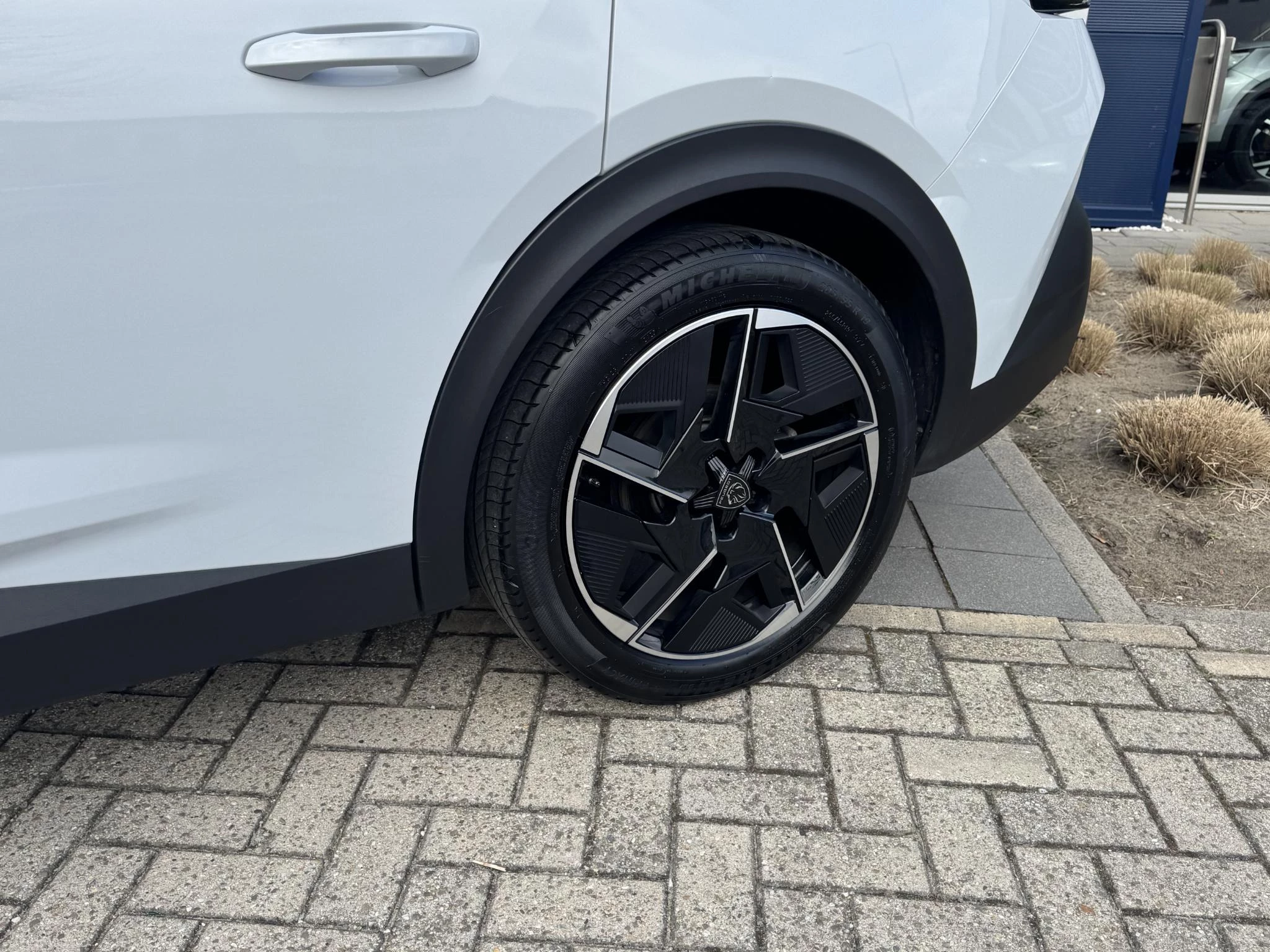Peugeot-408-image-10