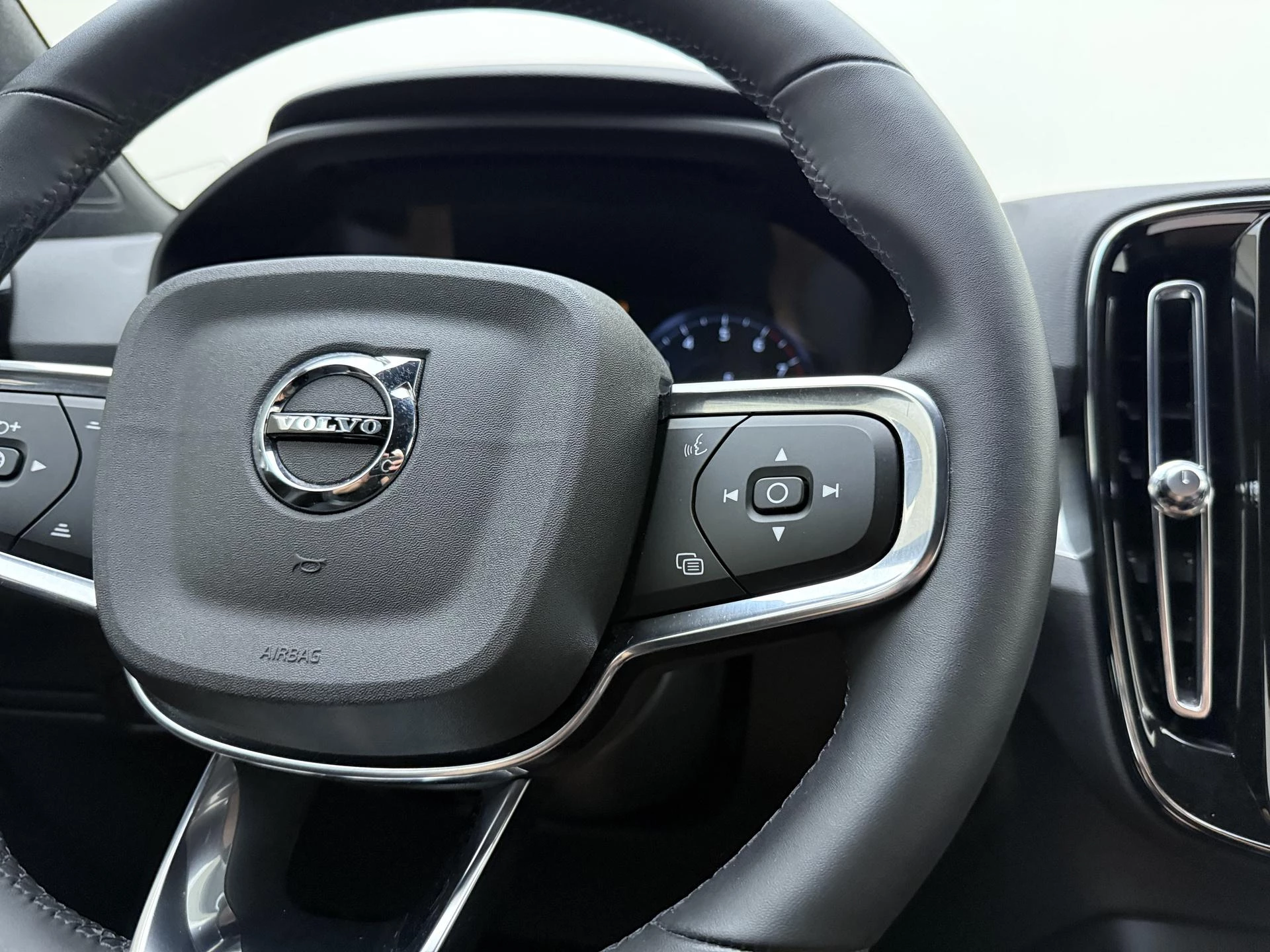Volvo XC40 1.5 T4 Plug-in hybrid Plus Dark