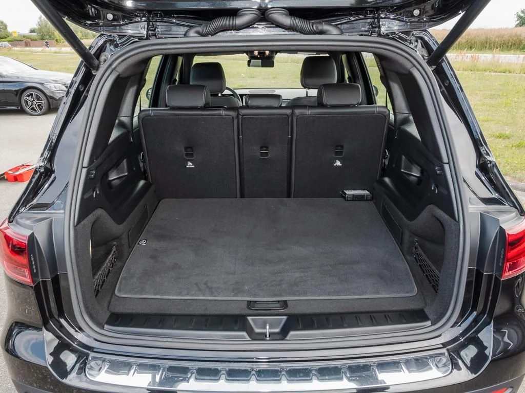 Mercedes-Benz-GLB 200 d-image-14