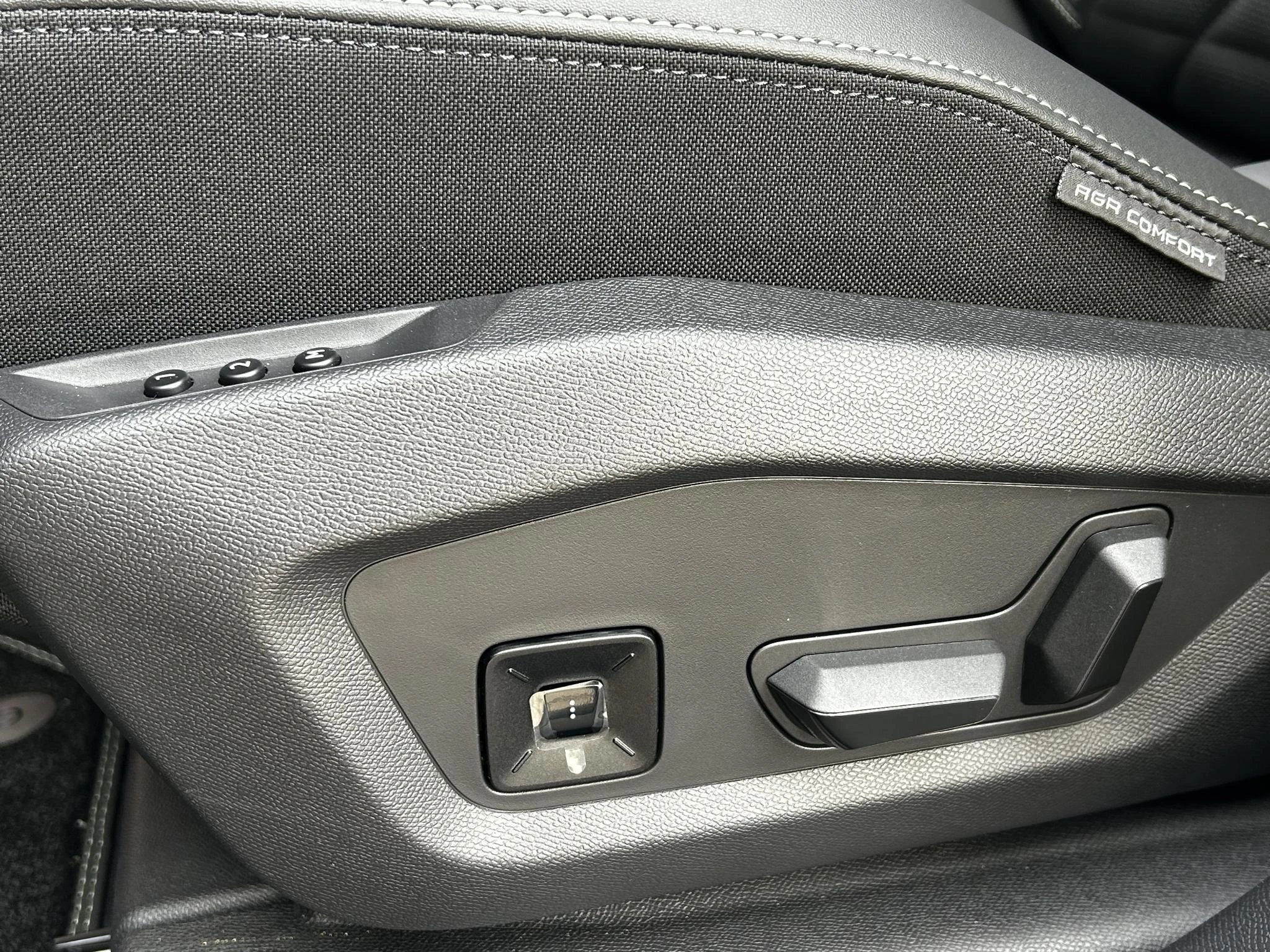 Peugeot-e-3008-image-28