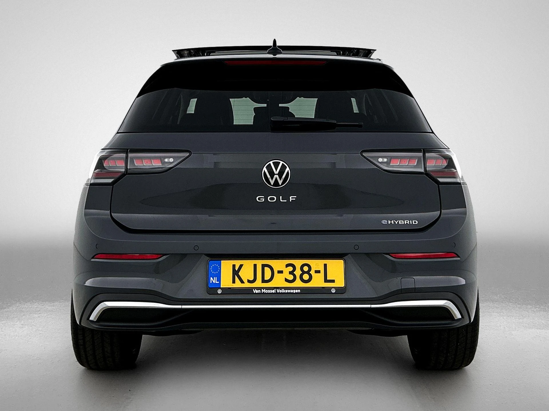 Volkswagen-Golf-image-2