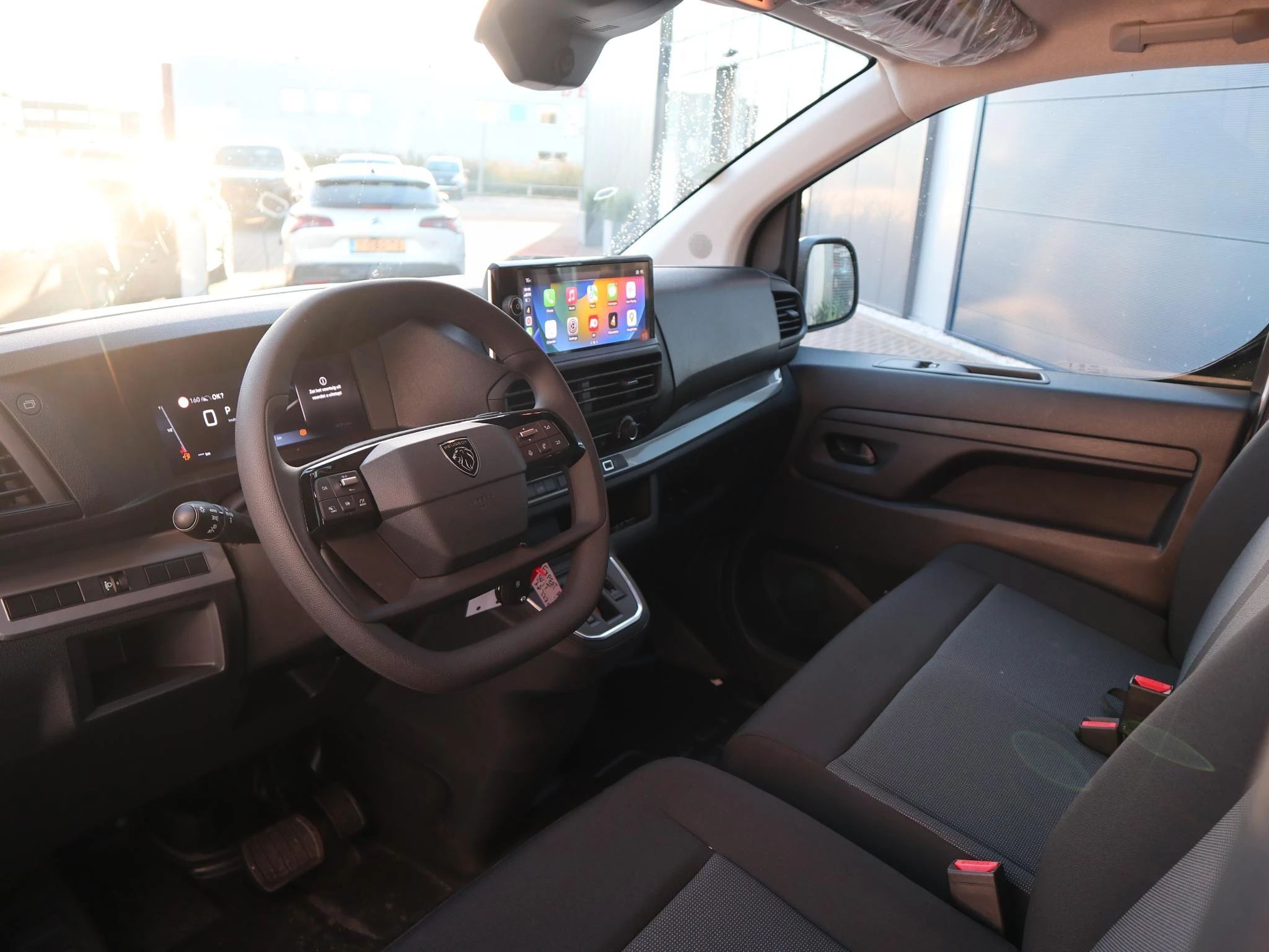 Peugeot-e-Expert-image-5