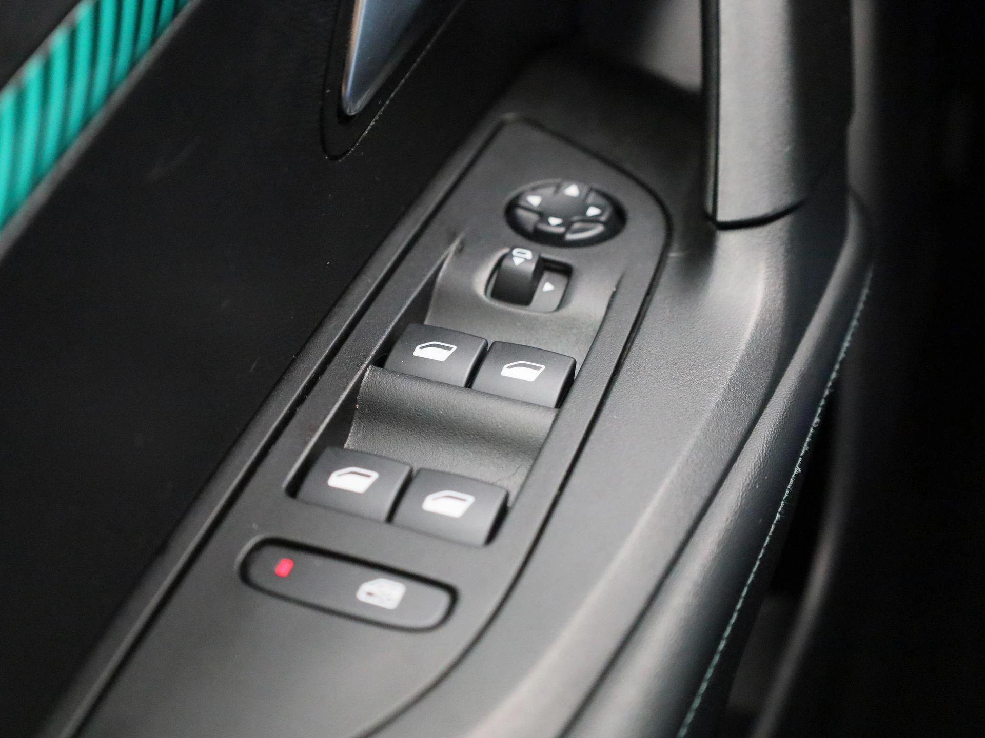 Peugeot-2008-image-28