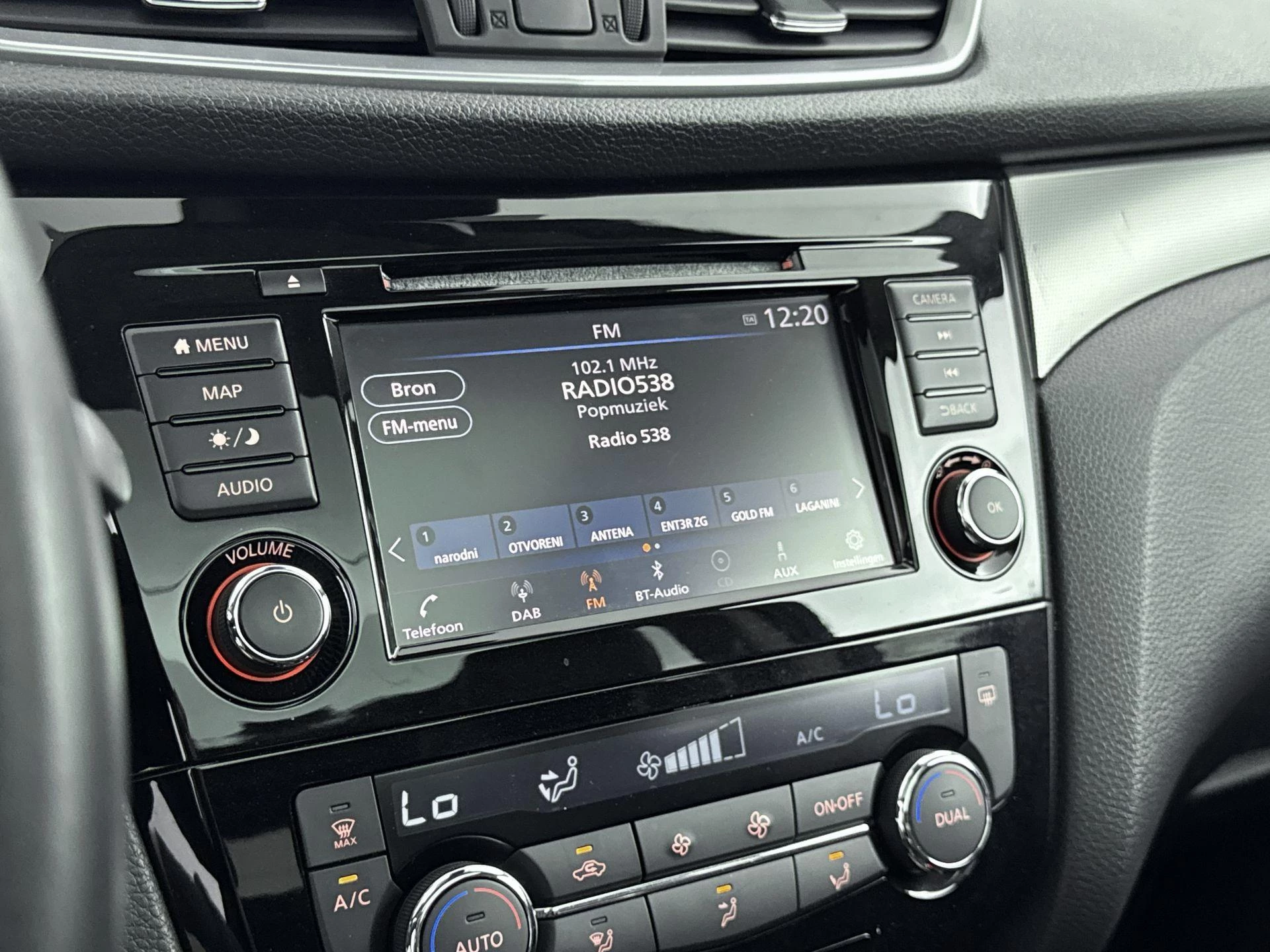 Nissan-QASHQAI-image-17