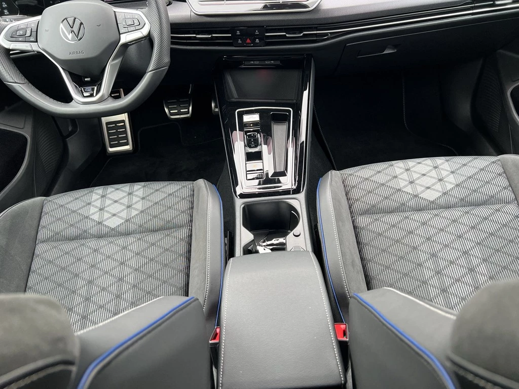 Volkswagen Golf VIII 2.0 TDI 110 kW R-Line DSG