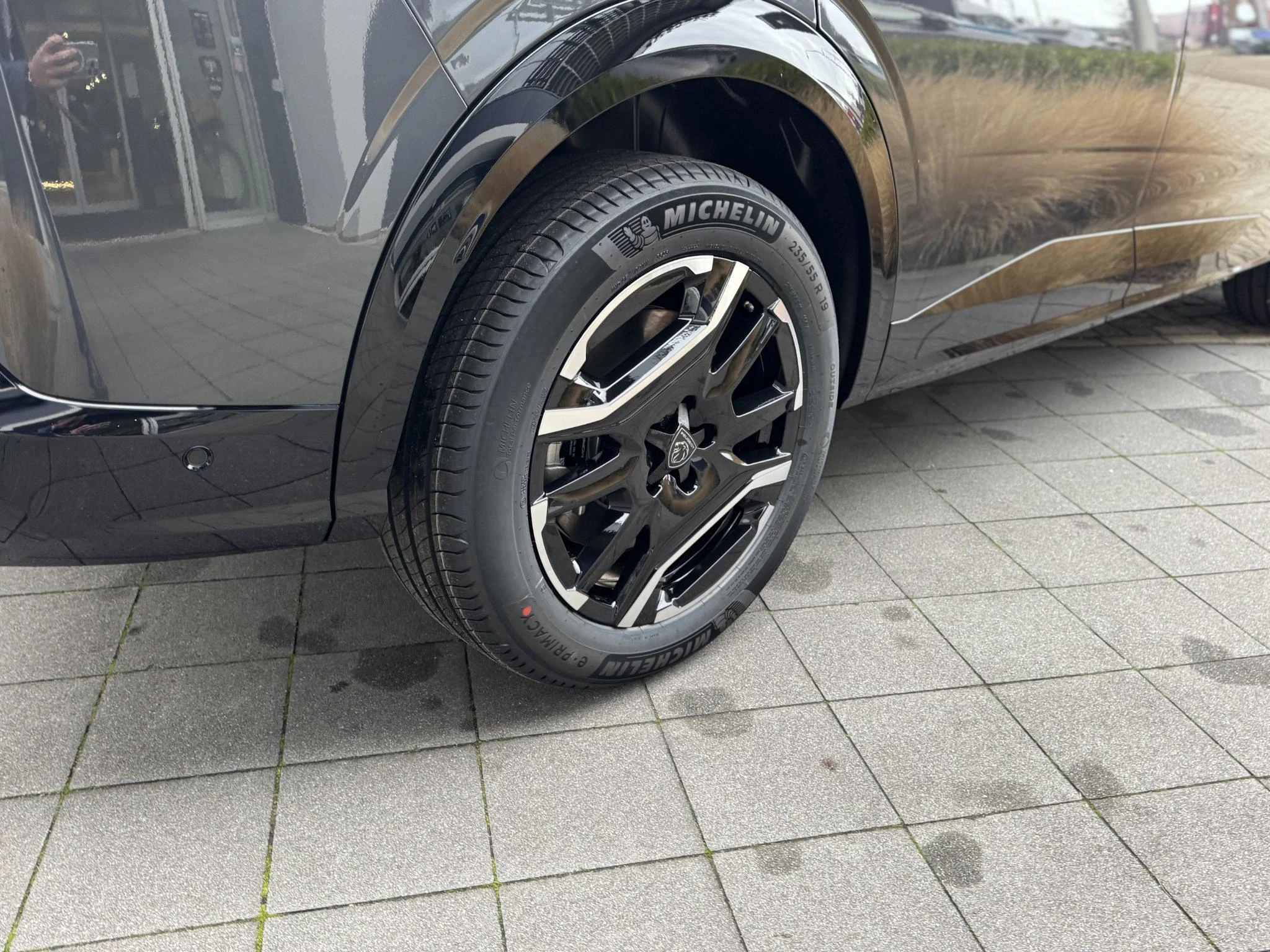 Peugeot-e-5008-image-11