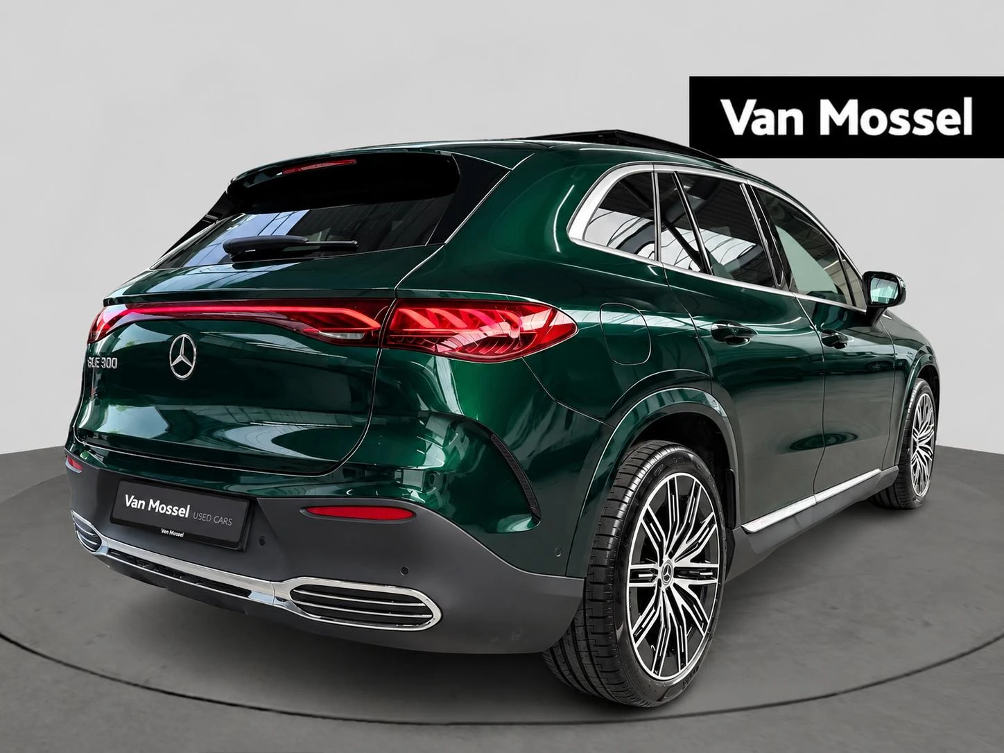 Mercedes-Benz-EQE-image-4
