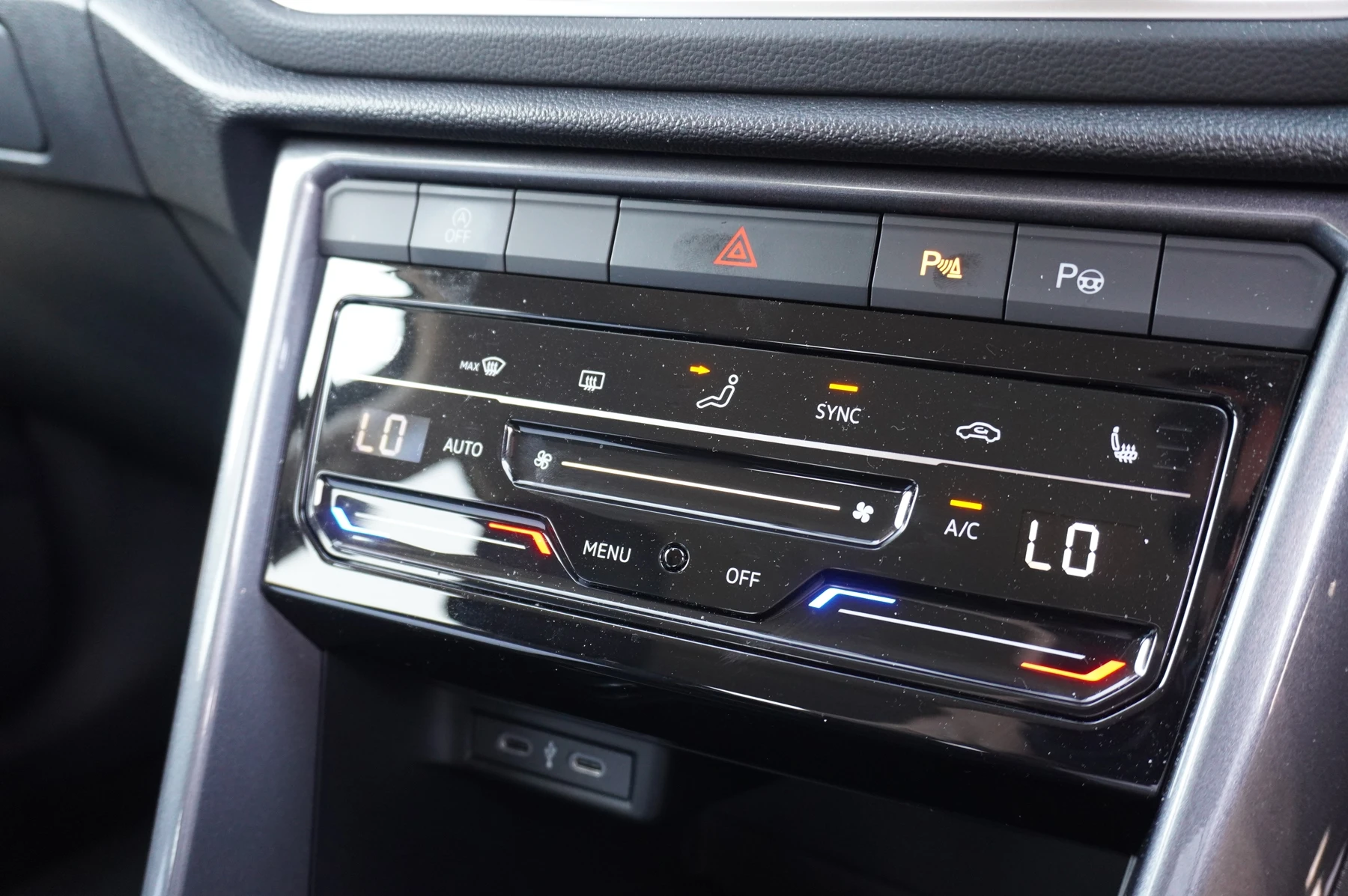 Volkswagen-T-Roc-image-23