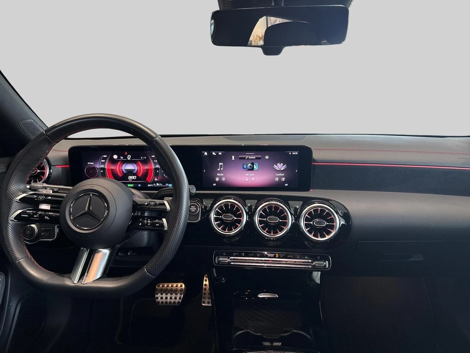 Mercedes-Benz-CLA-image-5
