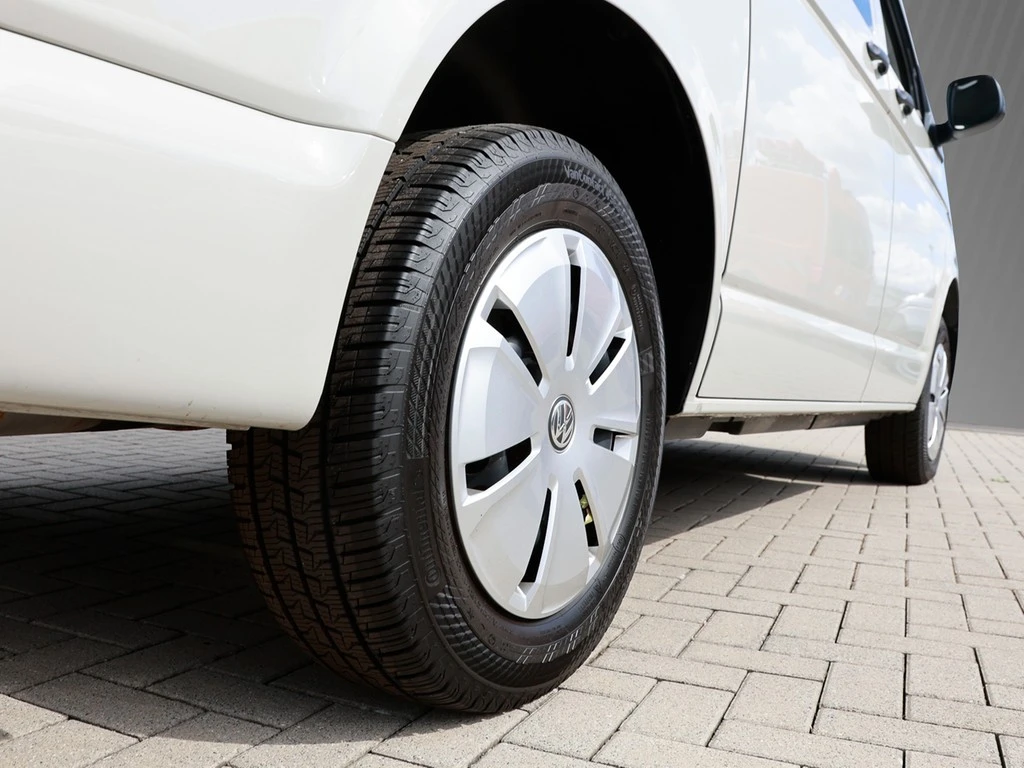Volkswagen-Transporter-image-4