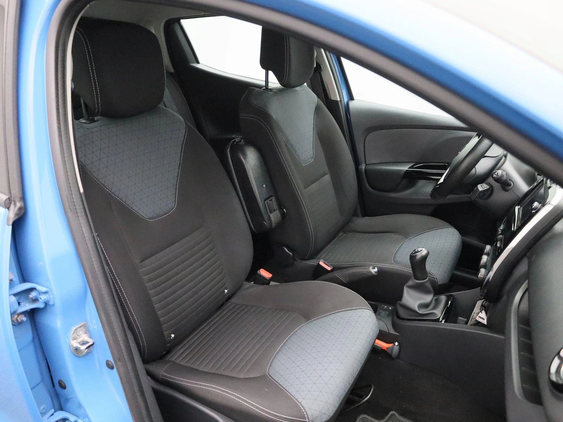 Renault-Clio-image-33