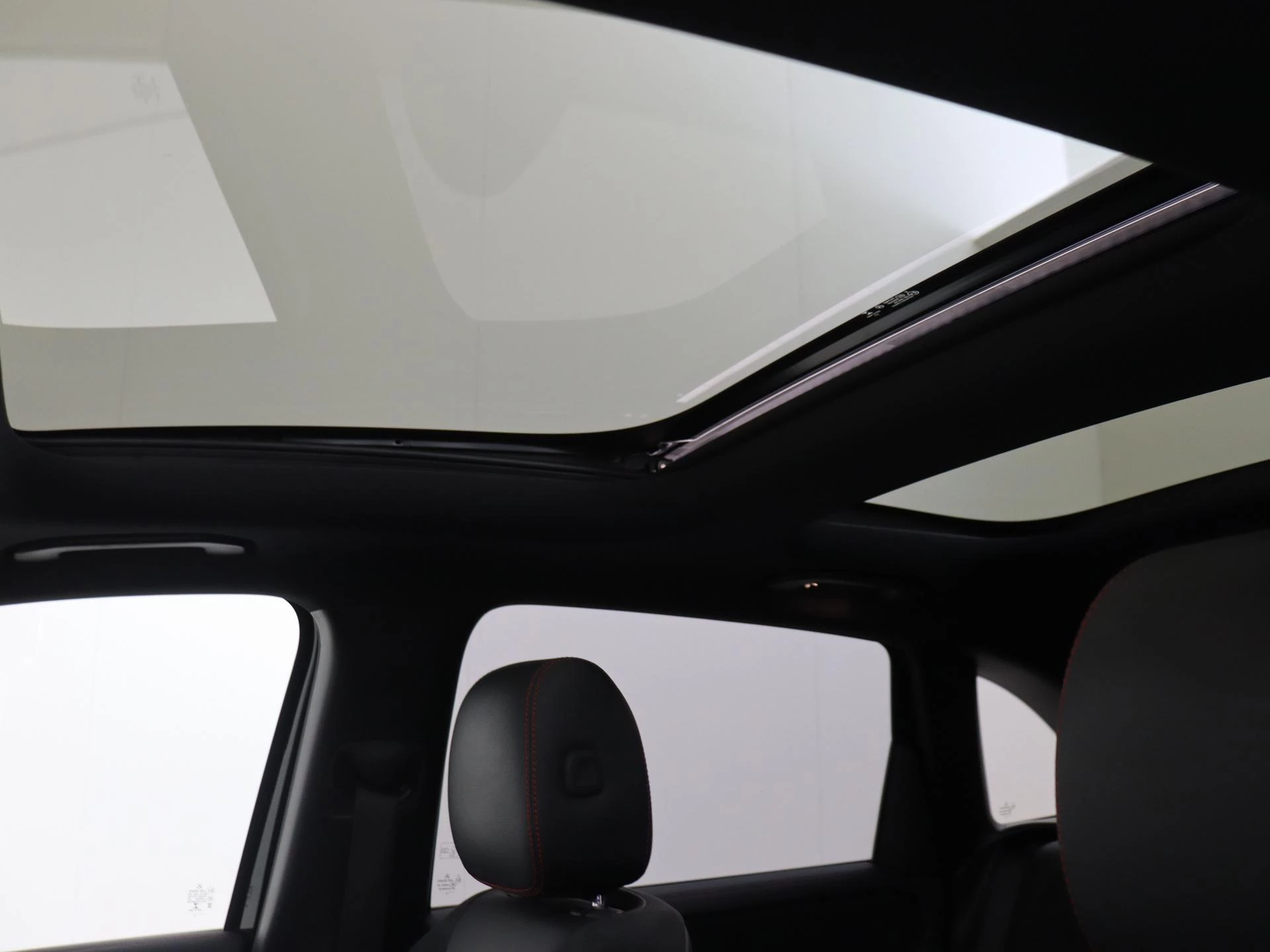 Mercedes-Benz-B-Klasse-image-31