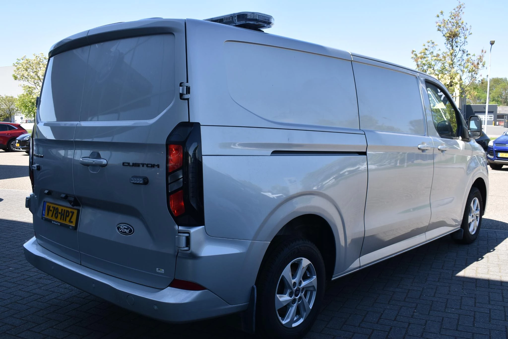 Ford-Transit Custom-image-4