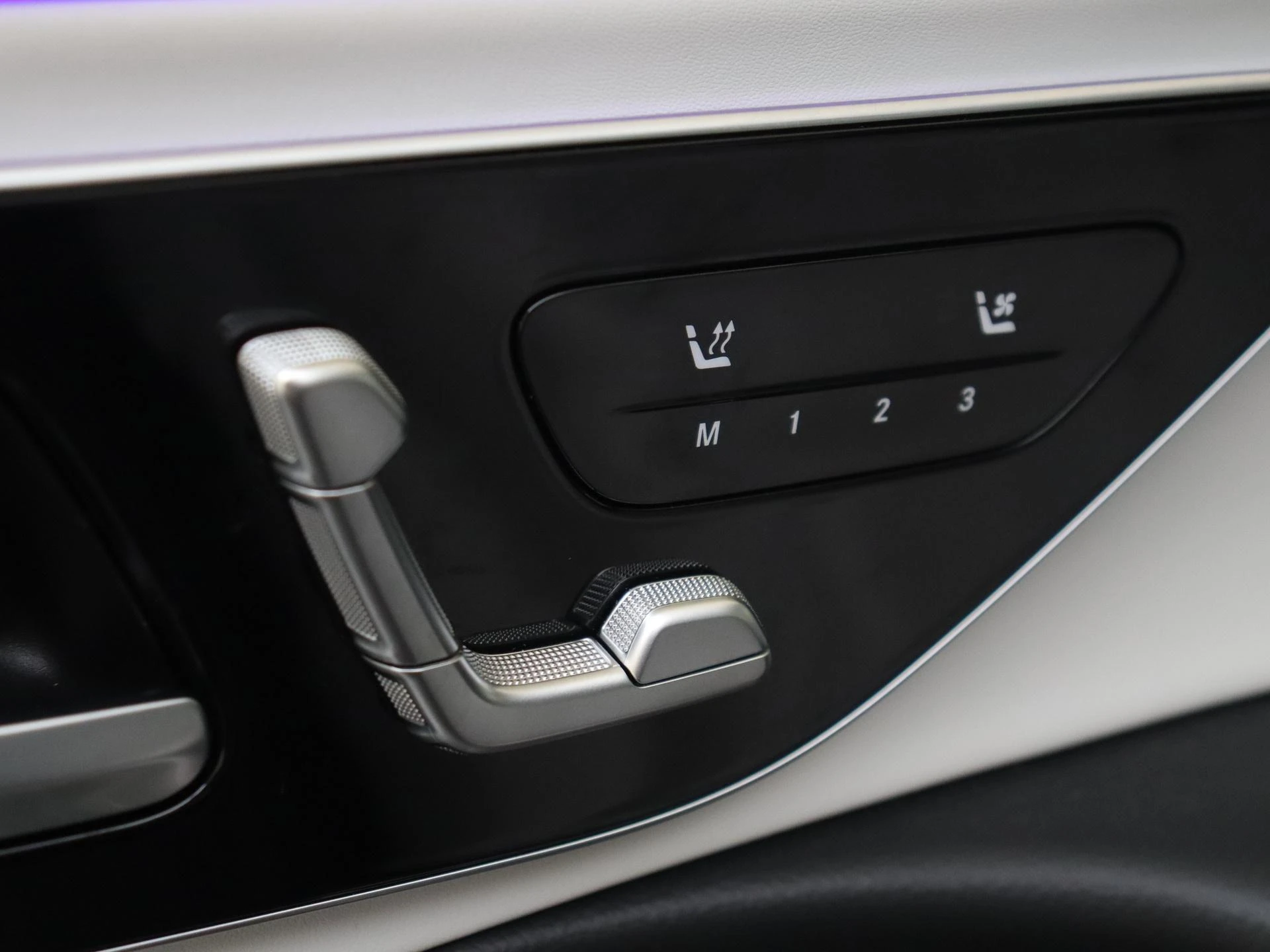 Mercedes-Benz-E-Klasse-image-25
