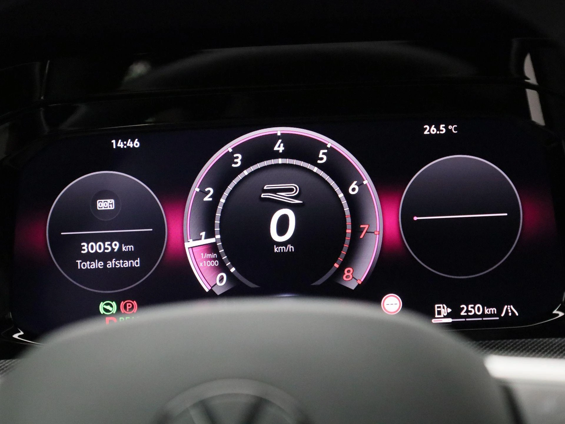 Volkswagen-Golf-image-7