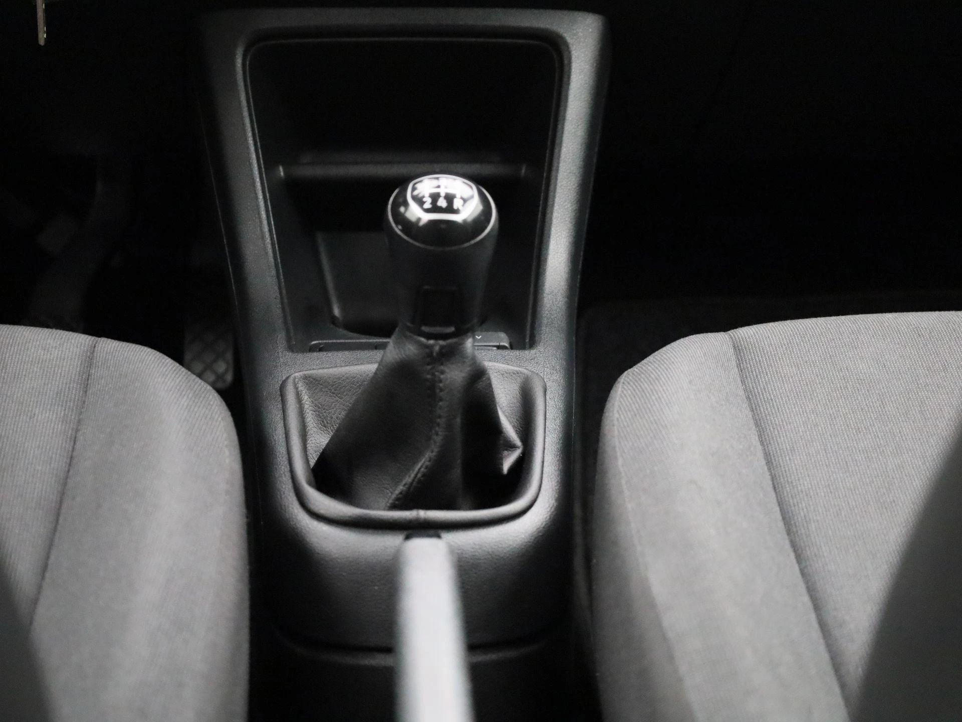 Volkswagen-up!-image-9