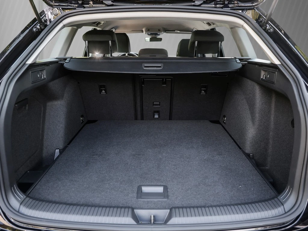 Volkswagen-Golf-image-5