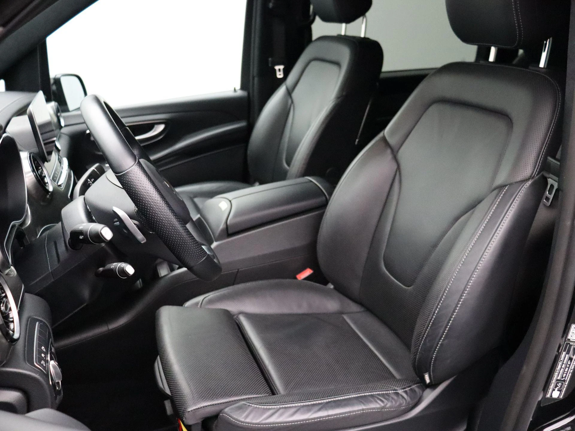 Mercedes-Benz-Classe V-image-21