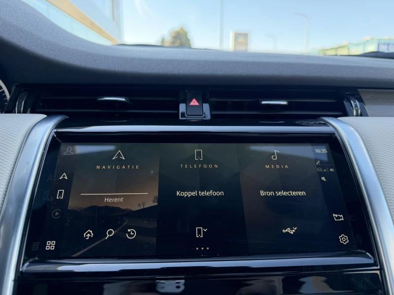 Land Rover-Discovery Sport-image-17