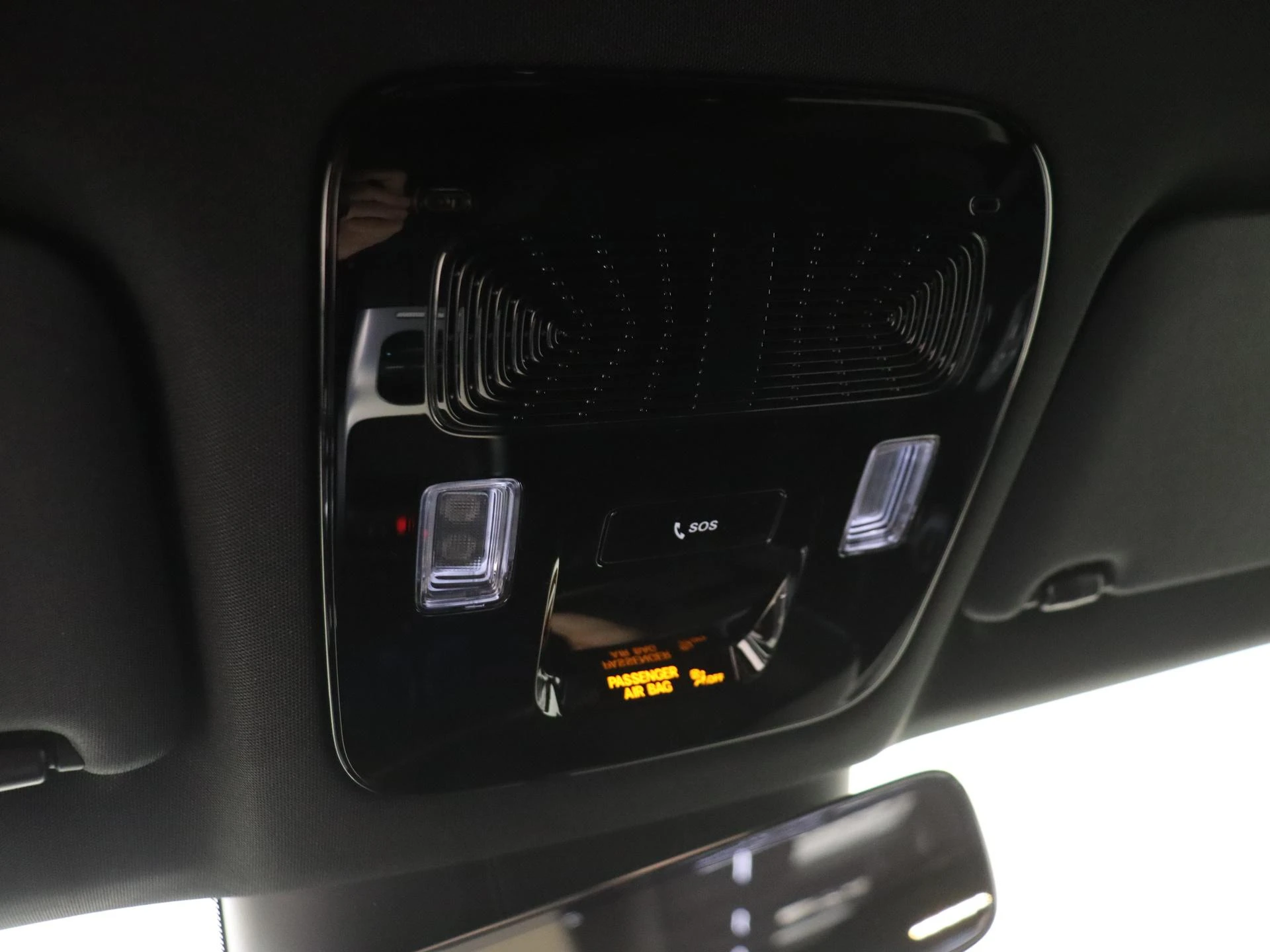 Mercedes-Benz-CLA-image-23