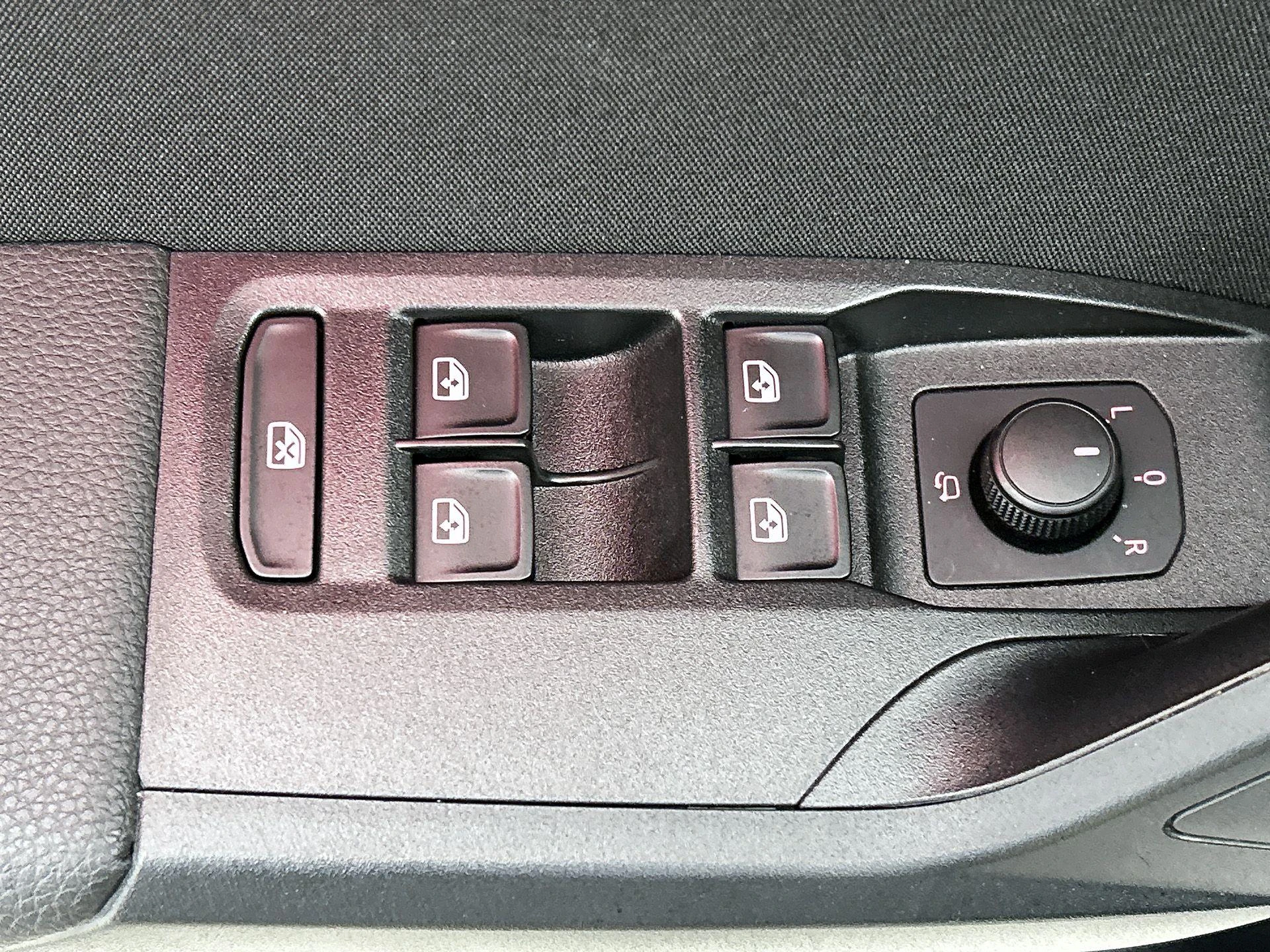 SEAT-Ibiza-image-31