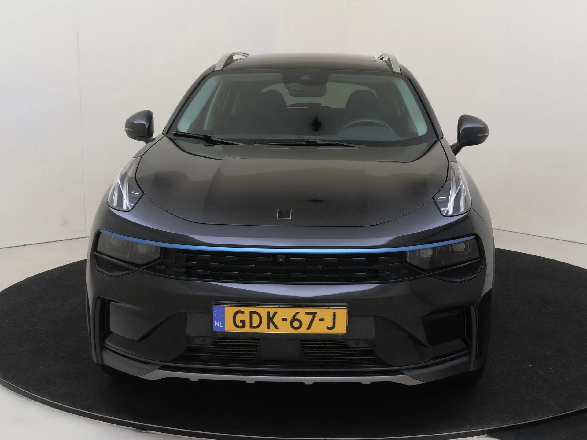 Lynk & Co-01-image-6
