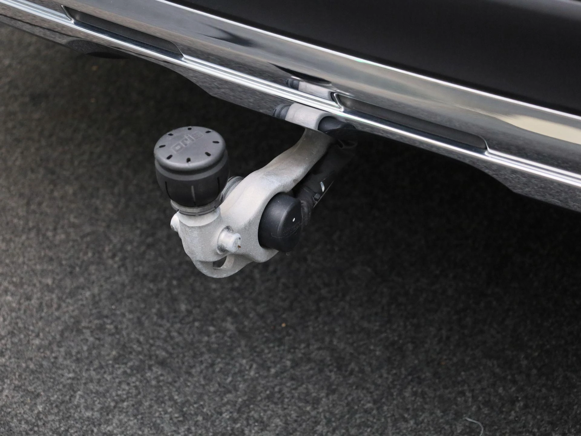 Mercedes-Benz-GLC-image-49
