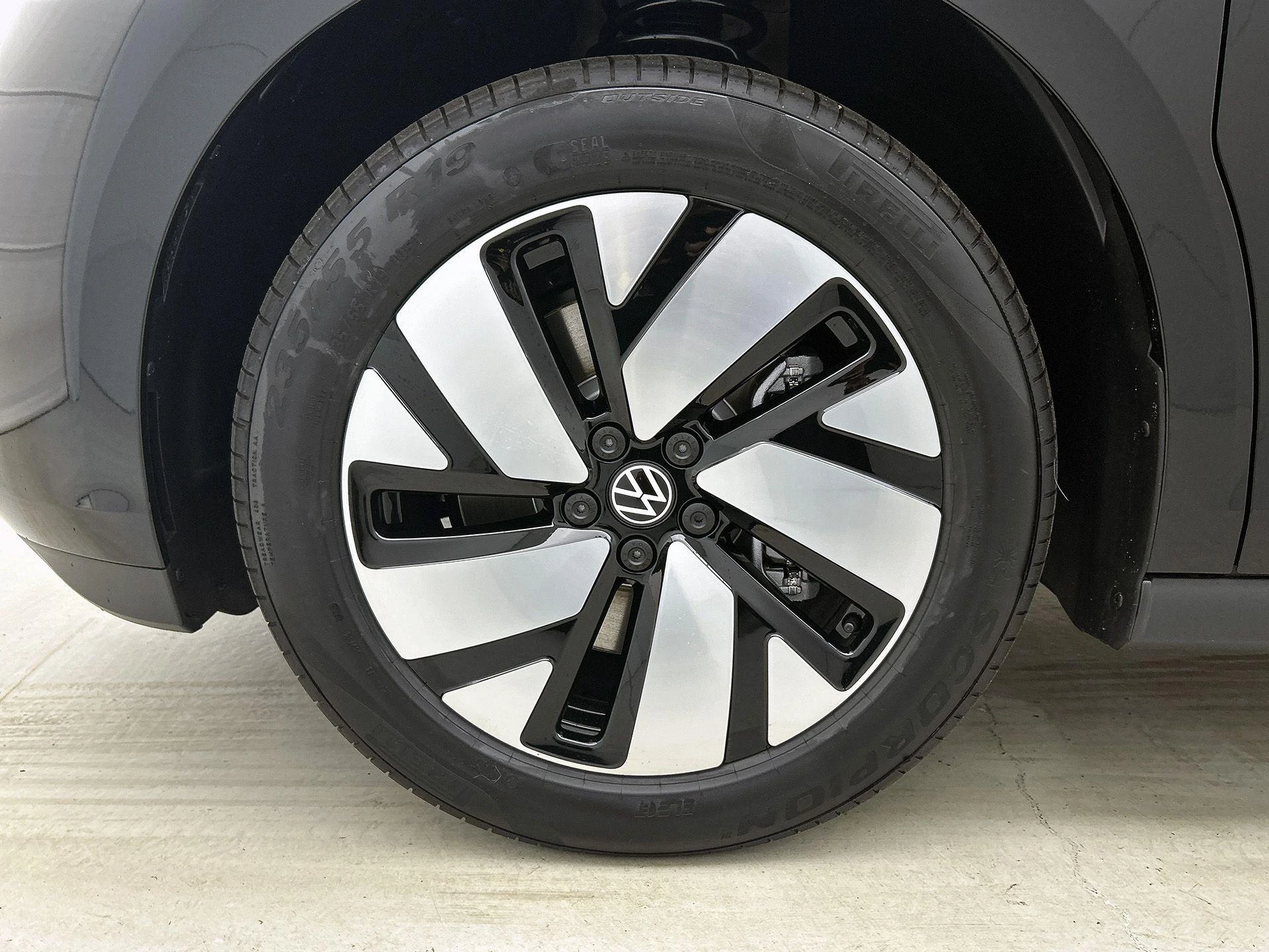 Volkswagen-ID. Buzz Cargo-image-38