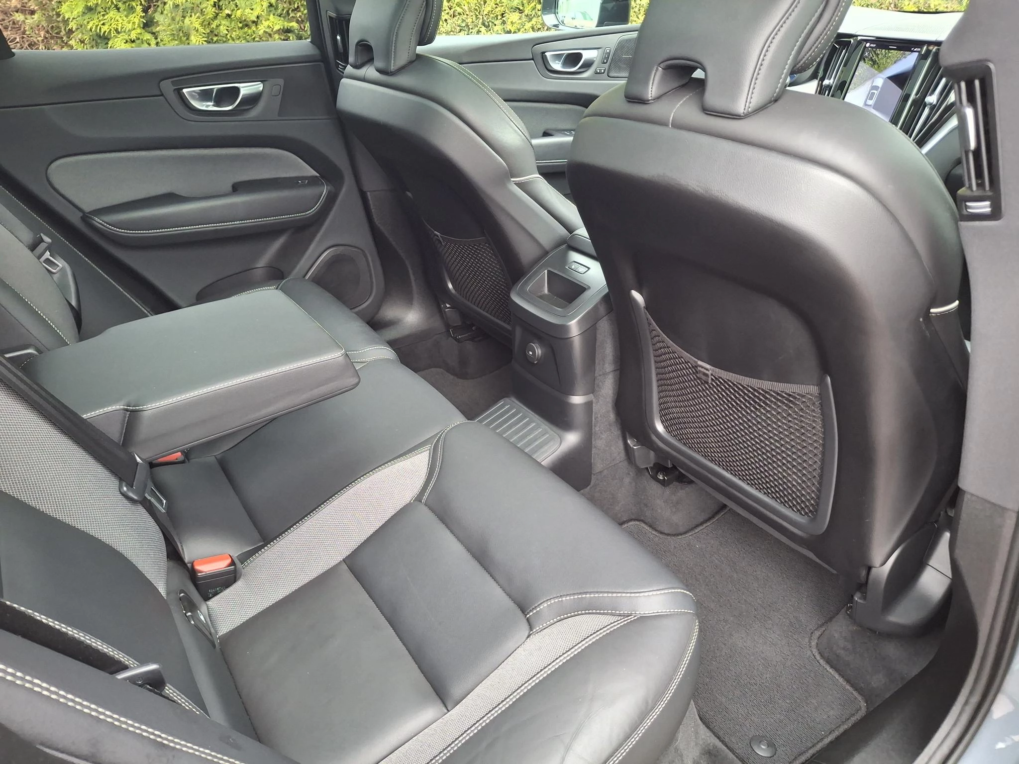 Volvo XC60 T8 Plug-in hybrid AWD Ultimate Dark